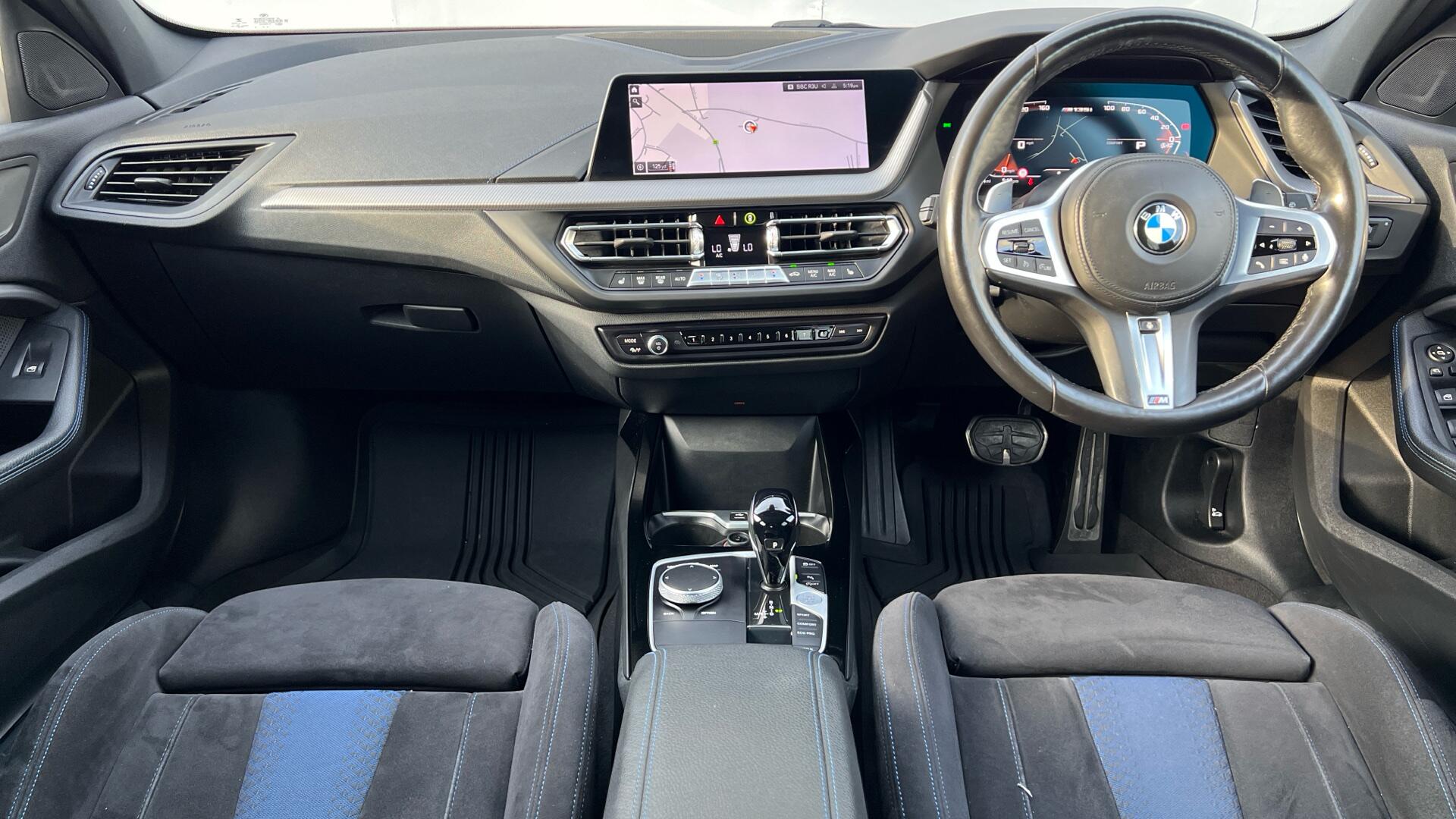 BMW 1 Series view 4