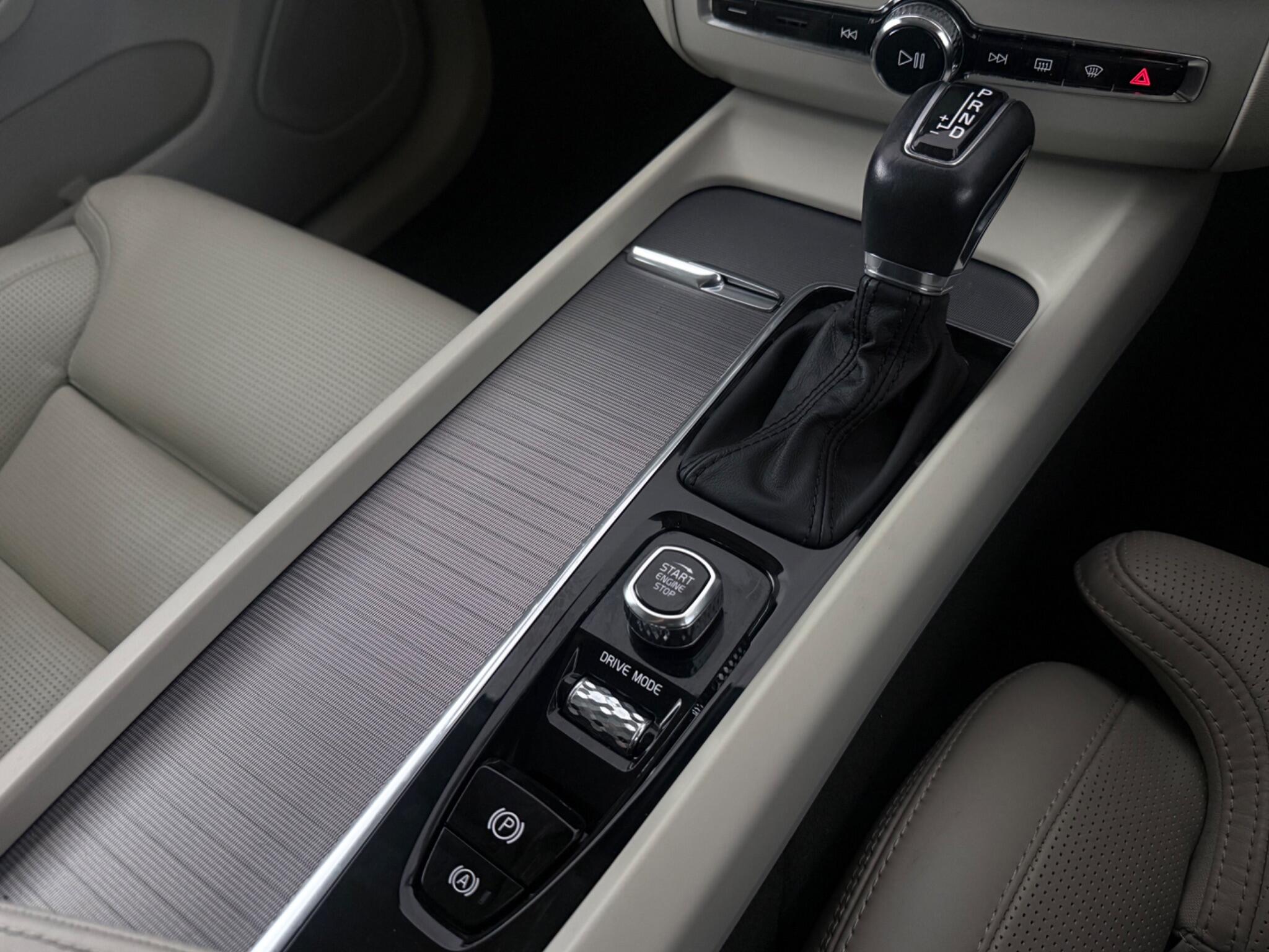Volvo XC60 view 21
