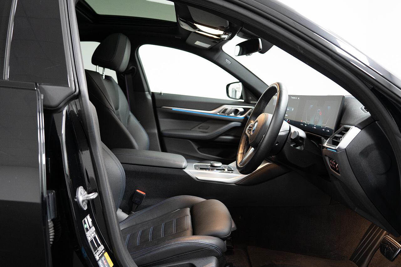 BMW I4 view 3