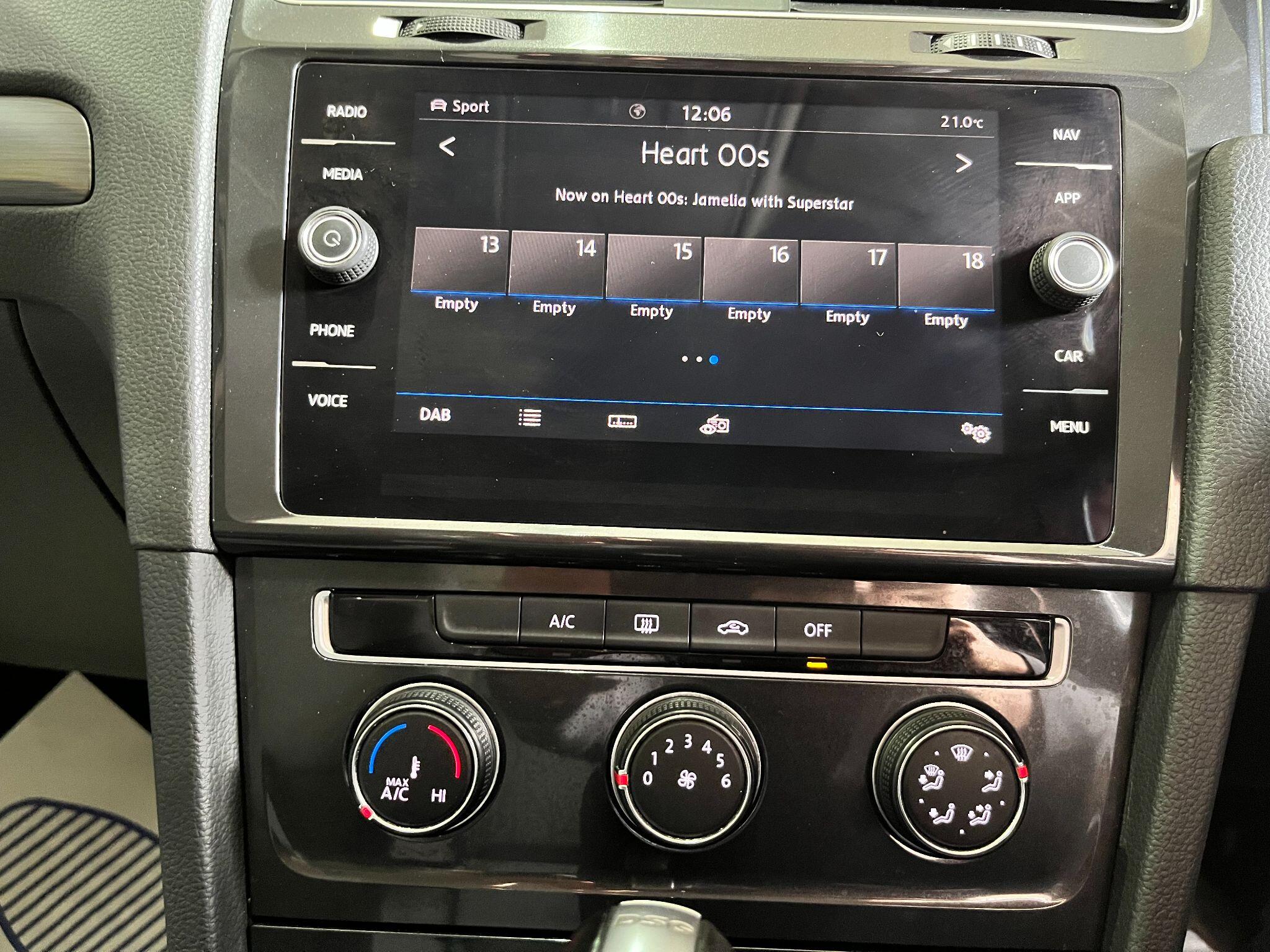 Volkswagen Golf view 20
