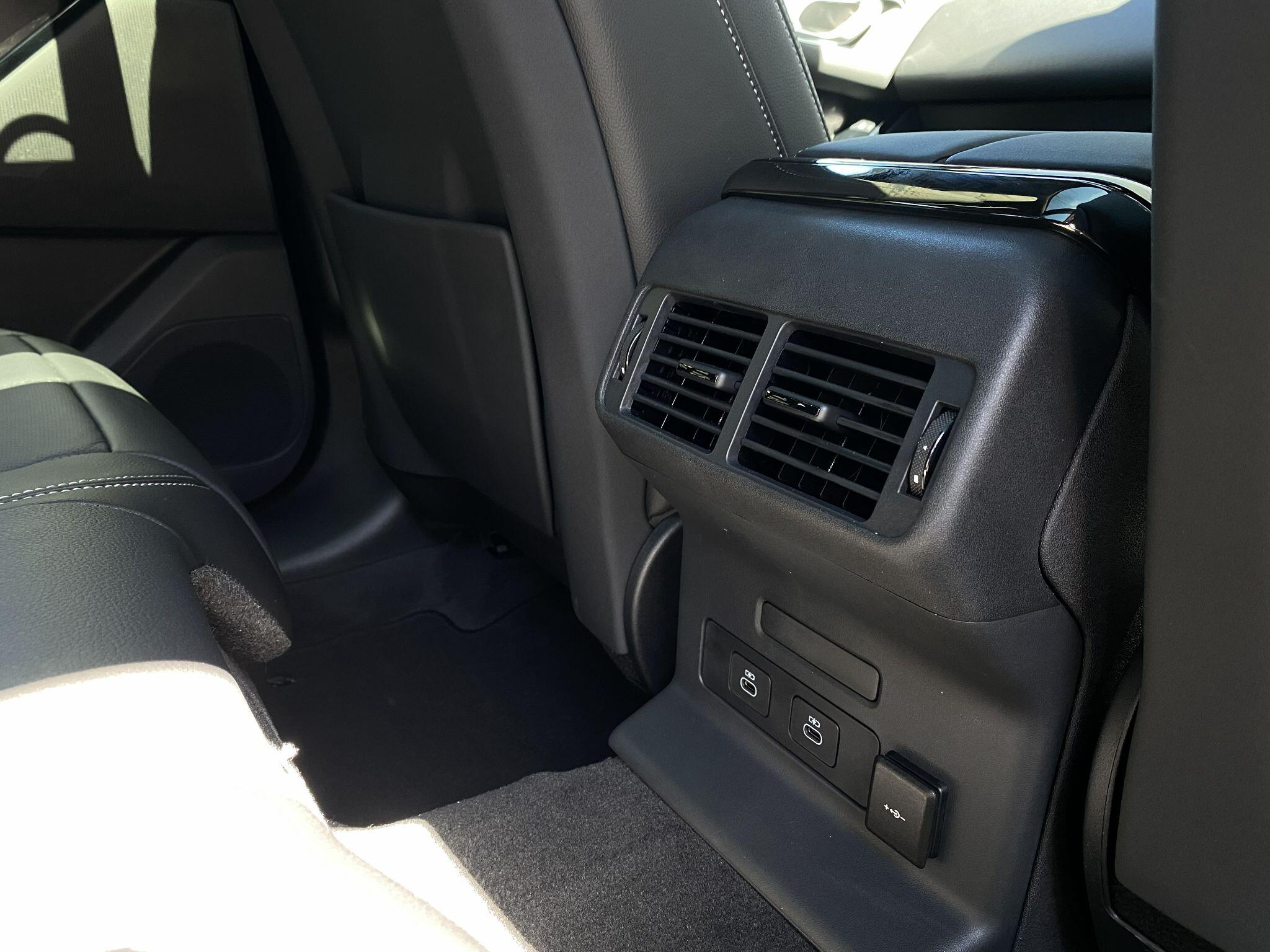 Land Rover Range Rover Velar view 15