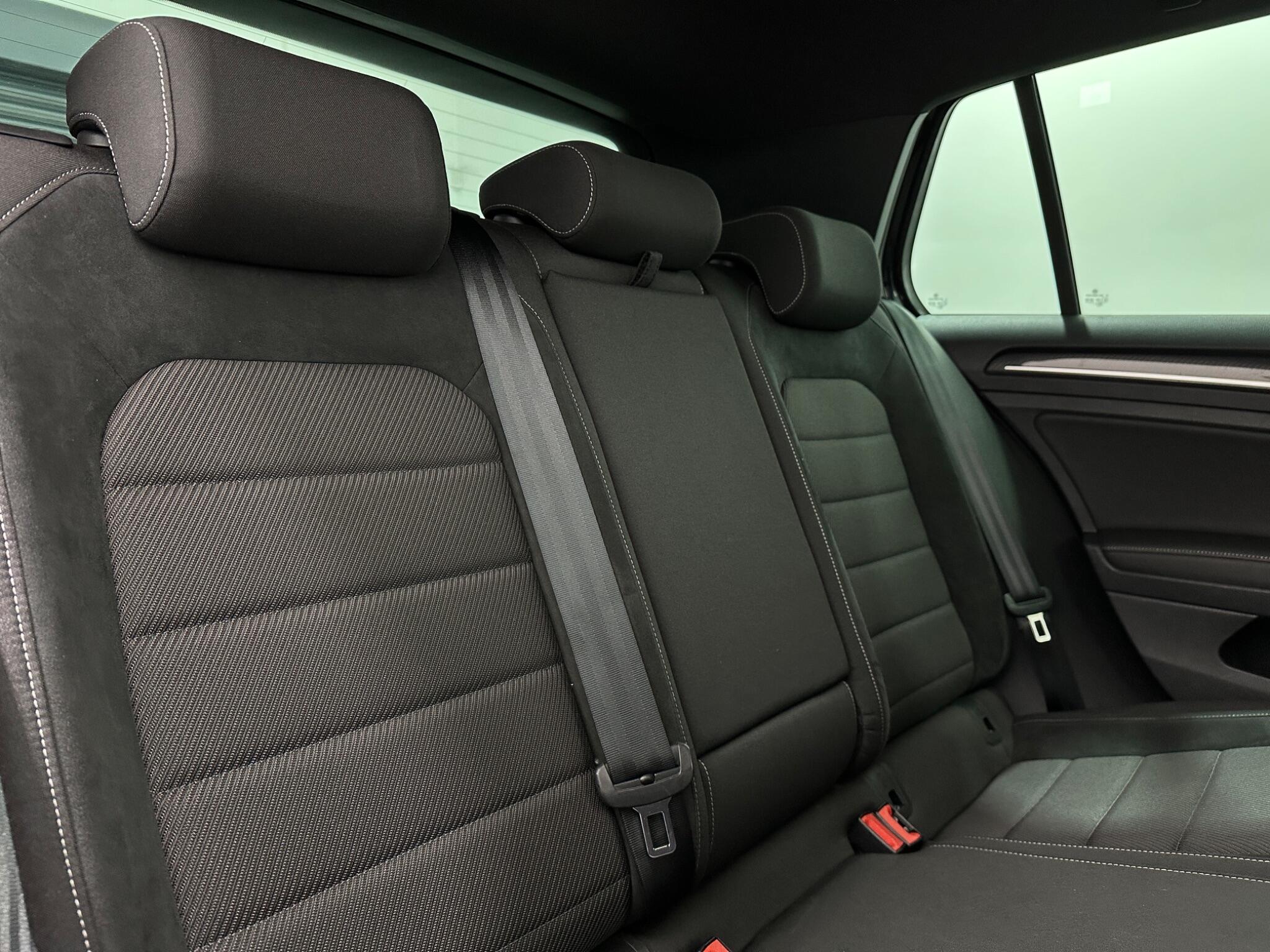 Volkswagen Golf view 43