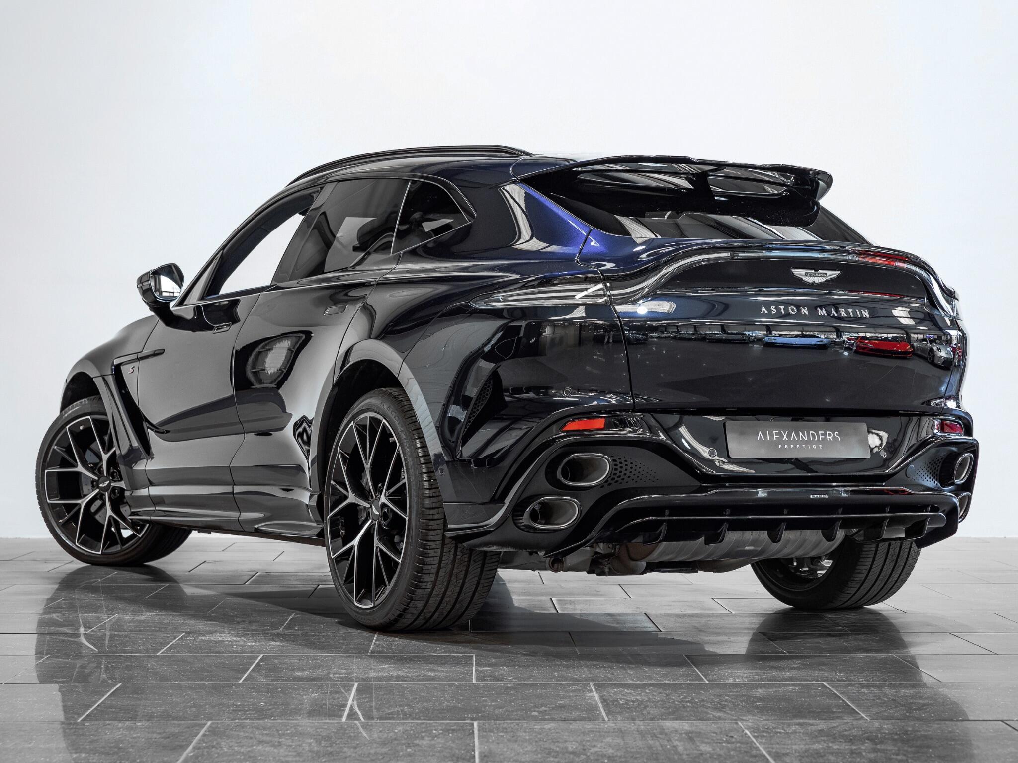 Aston Martin DBX view 8