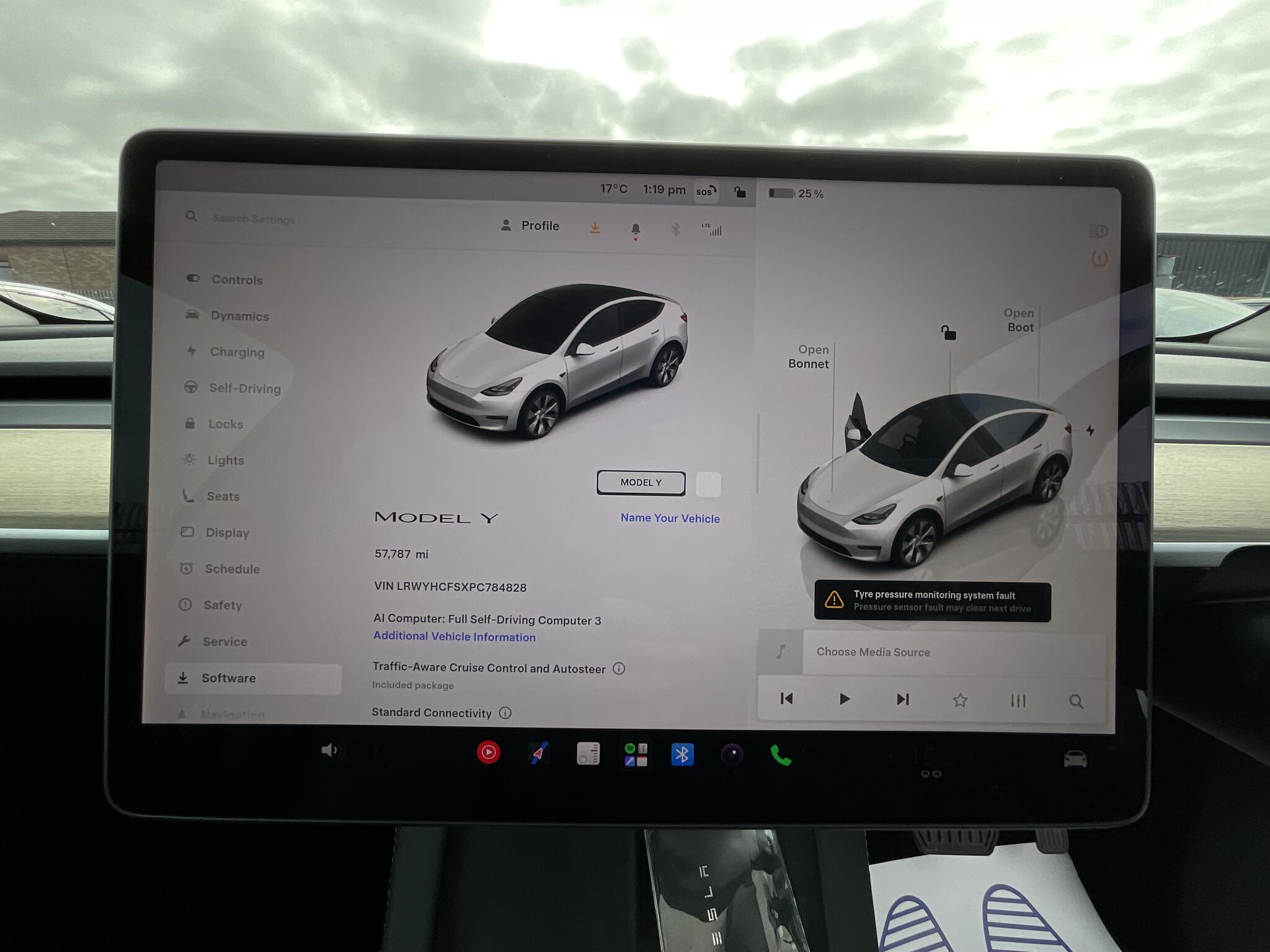 Tesla Model Y view 25