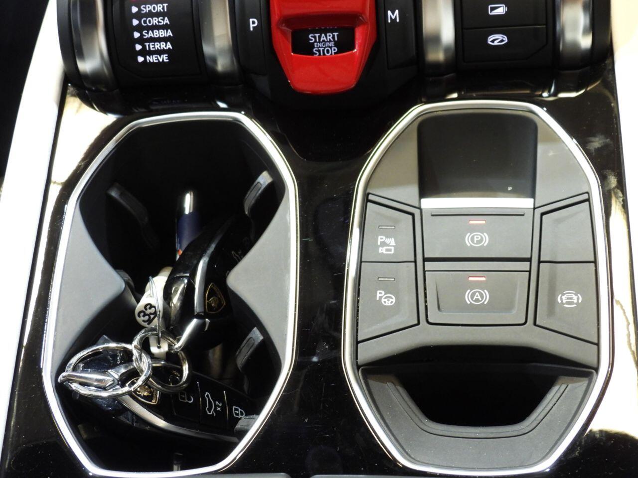 Lamborghini Urus view 78