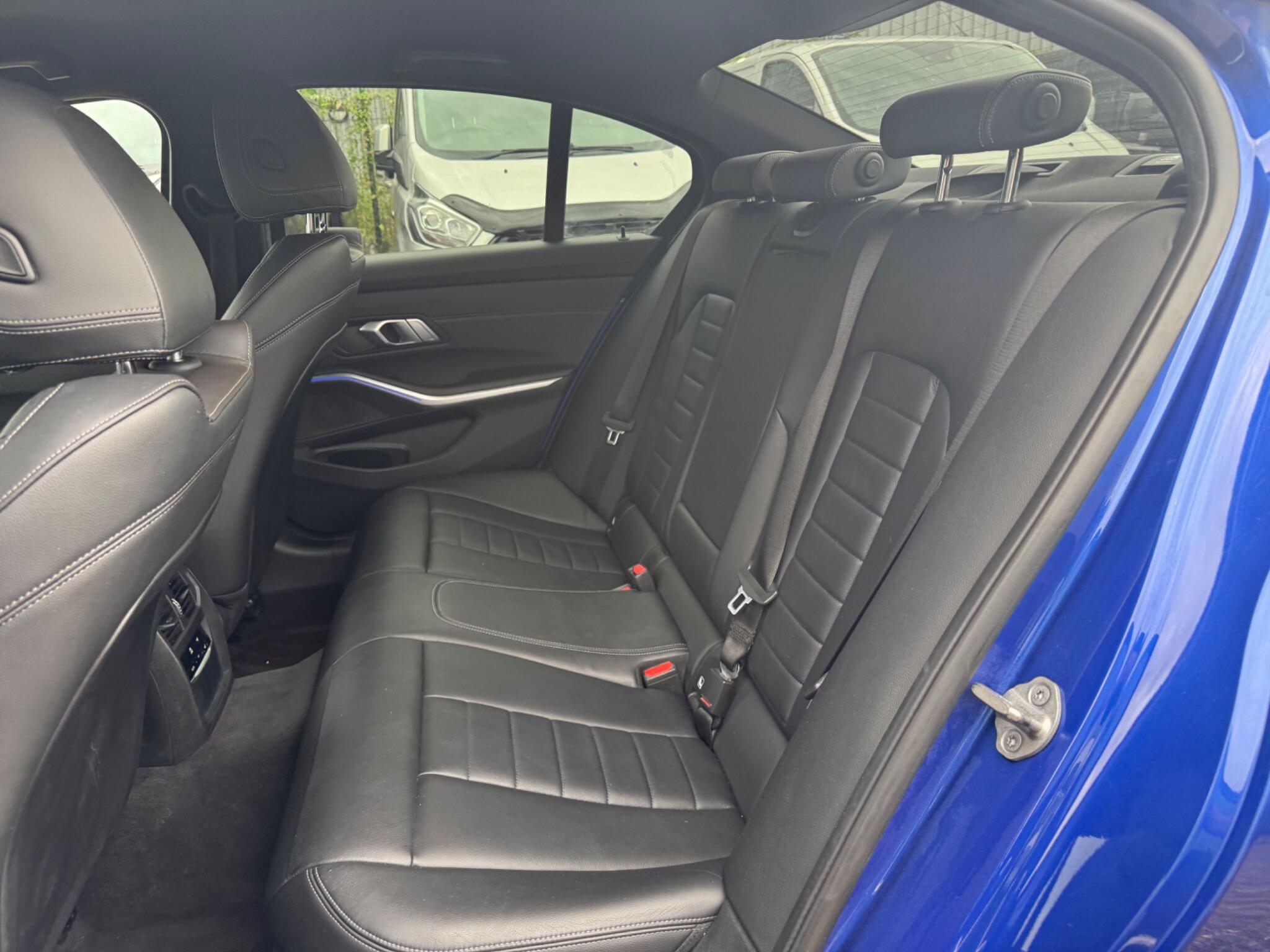 BMW 3 Series view 20
