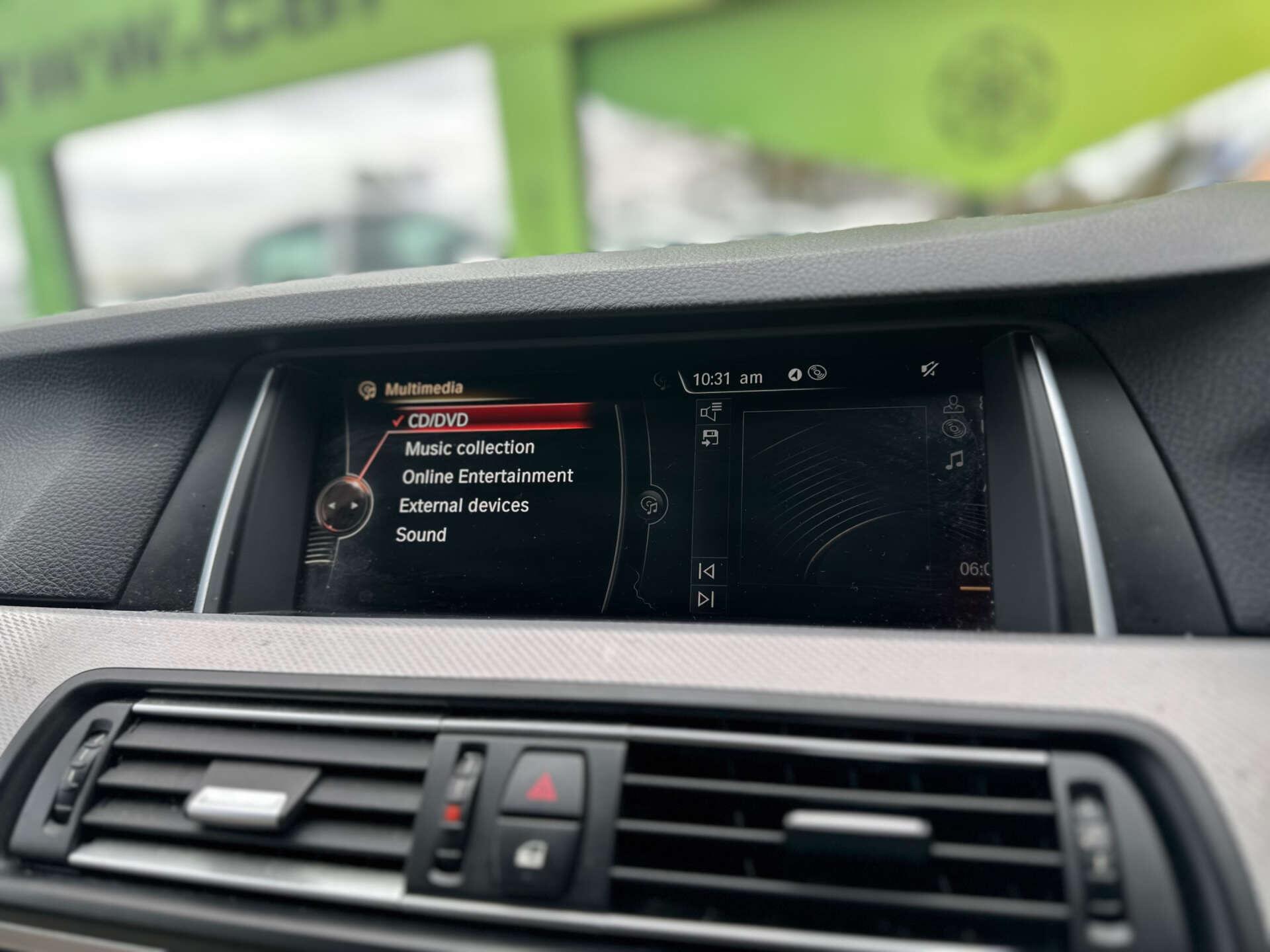 BMW 5 Series view 18
