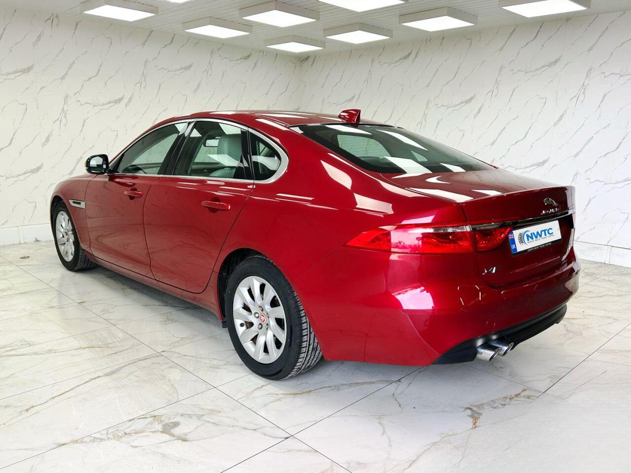 Jaguar XF view 8