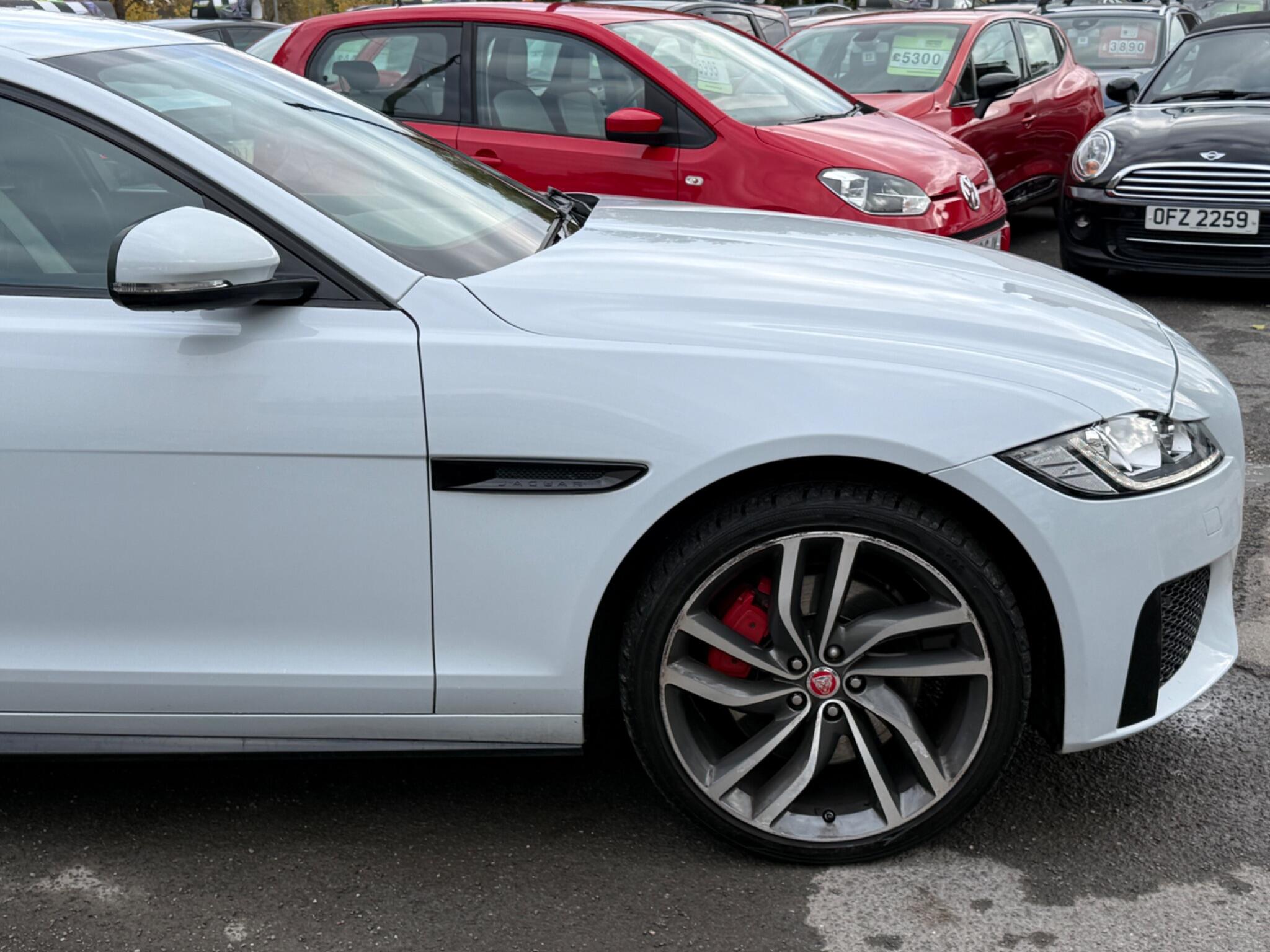 Jaguar XF - Image 18
