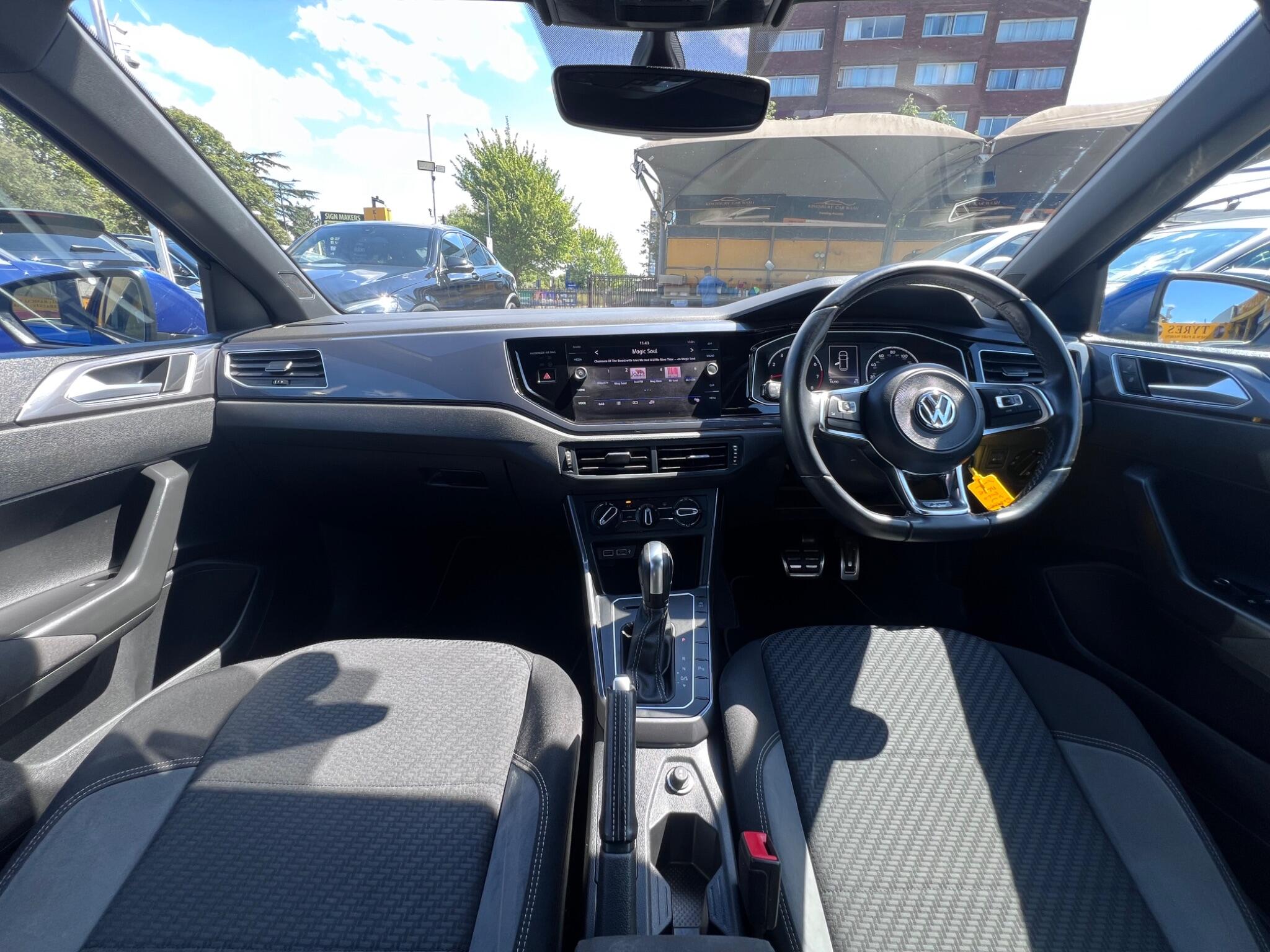 Volkswagen Polo view 2