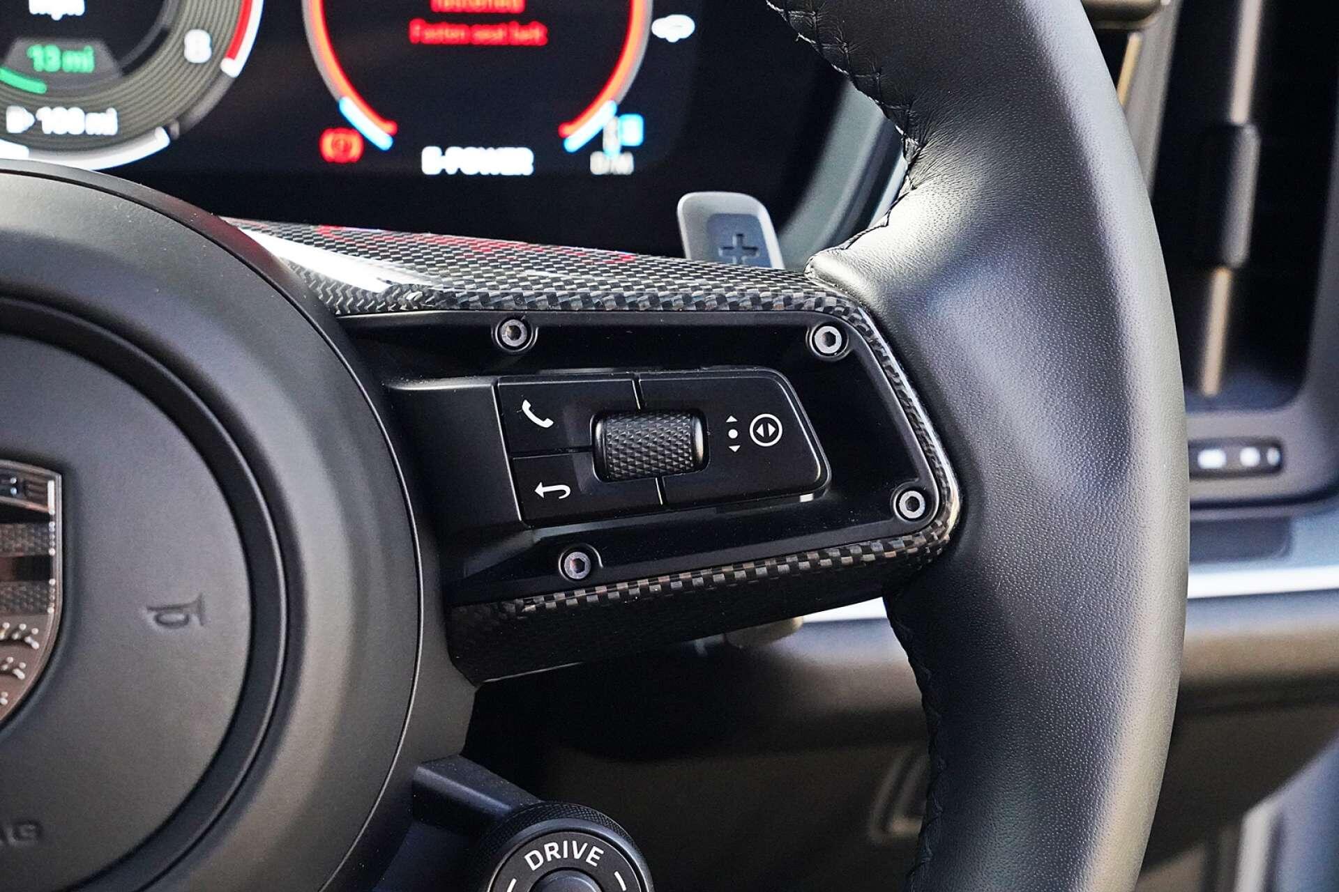 Porsche Cayenne view 32
