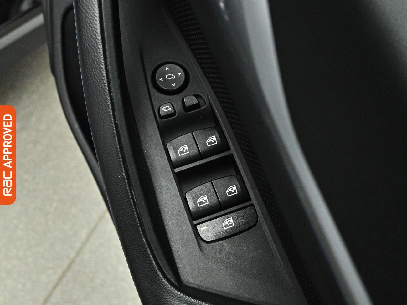 BMW I4 view 25