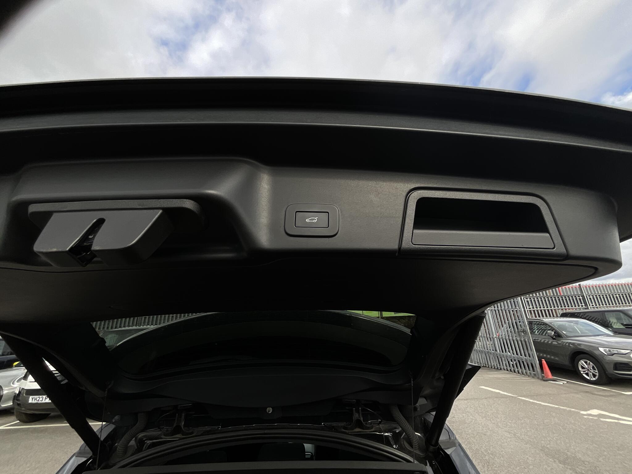 Land Rover Range Rover Evoque view 40