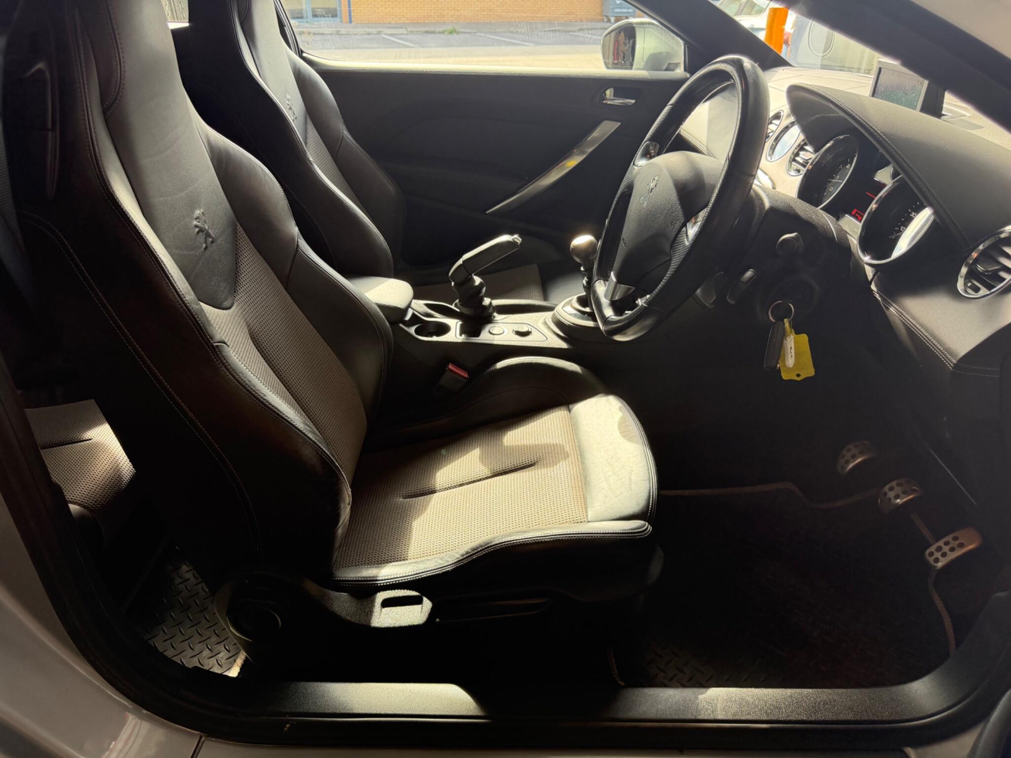 Peugeot RCZ view 13