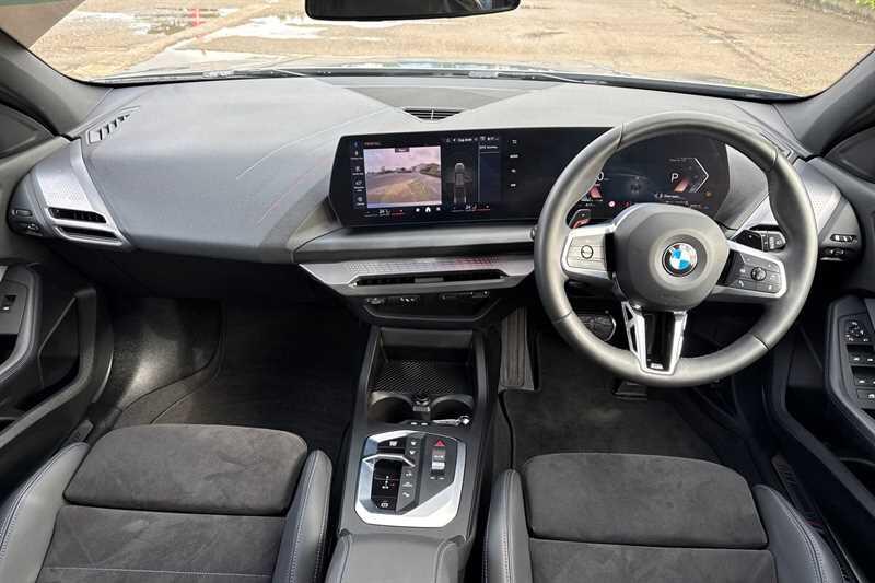 BMW 1 Series view 14