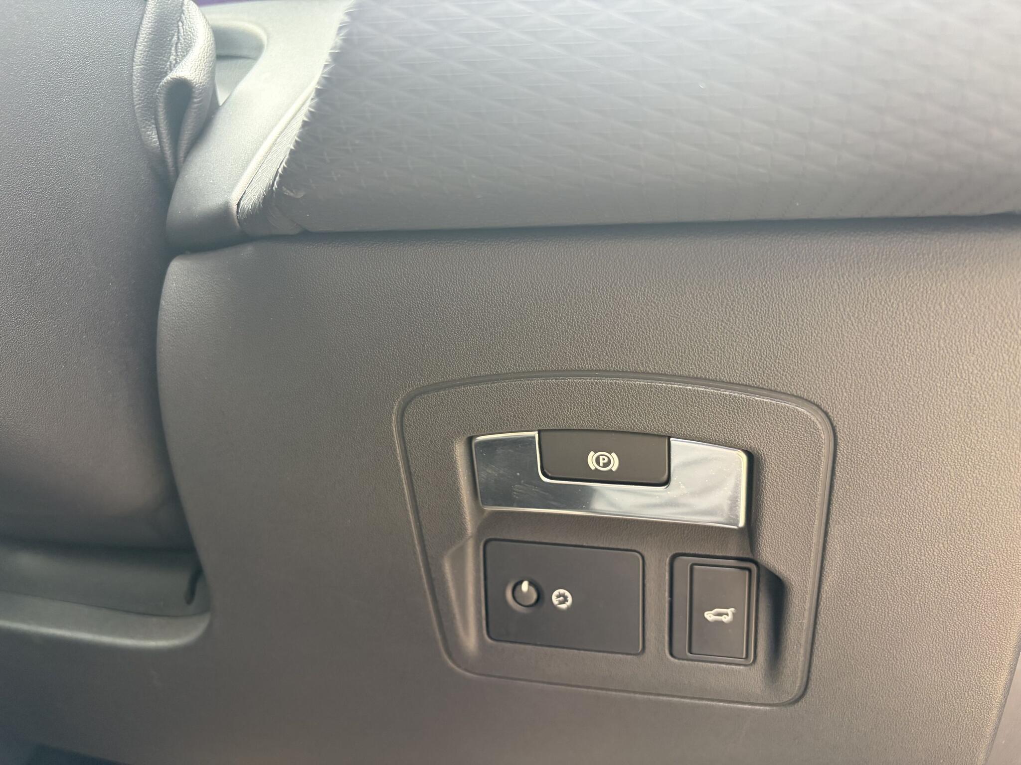Land Rover Range Rover Velar view 24