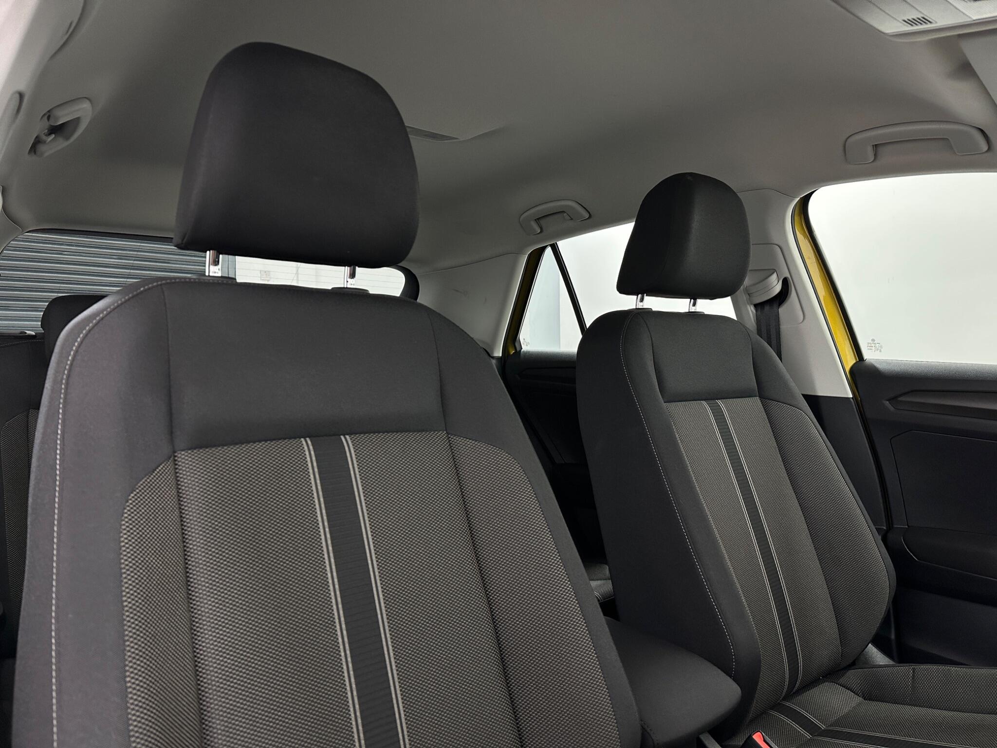 Volkswagen T-Roc view 29