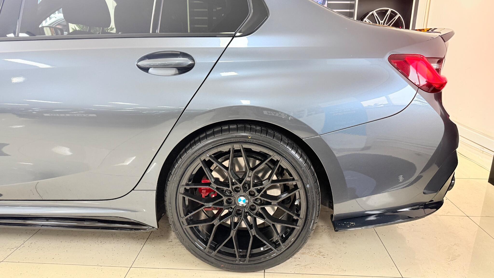 BMW 3 Series view 39