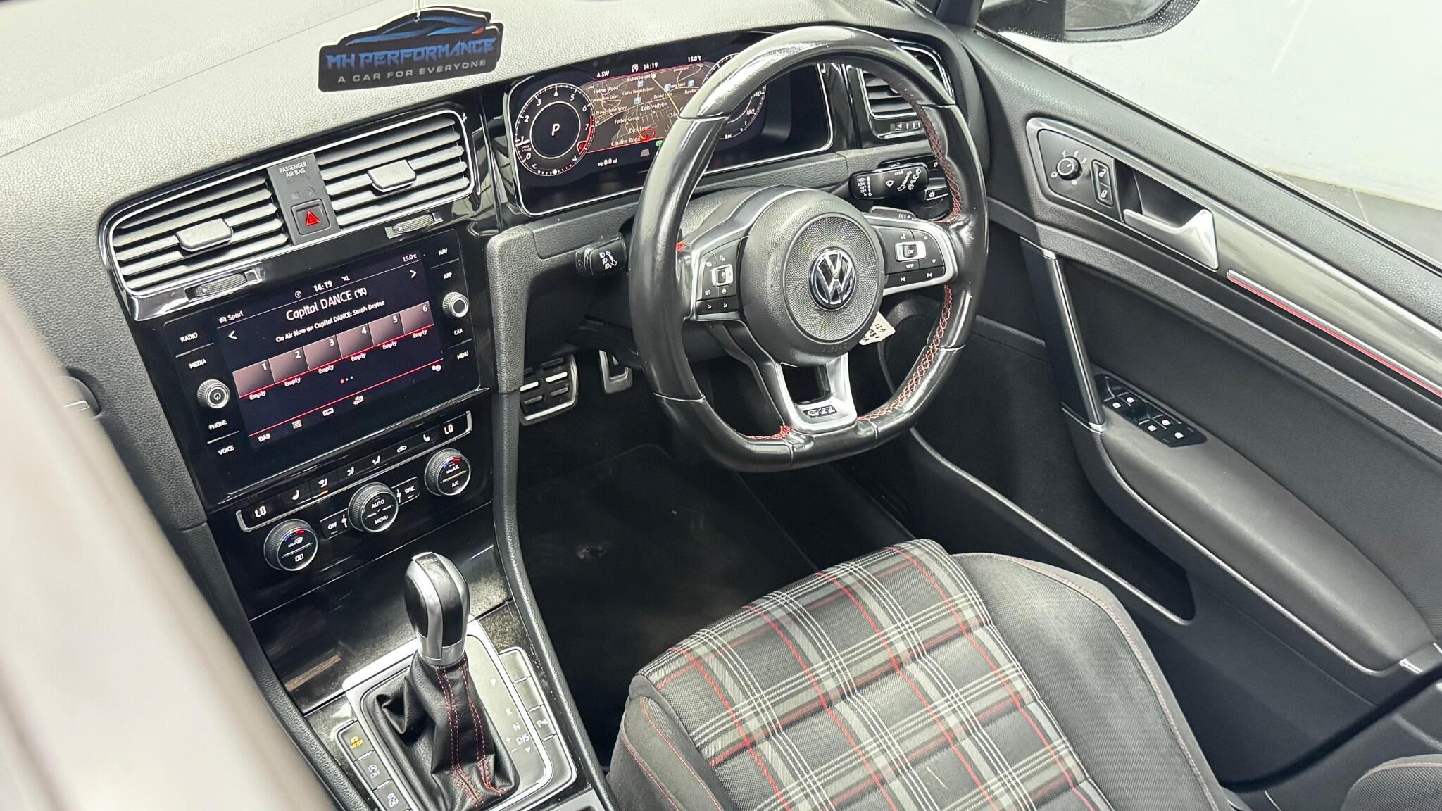 Volkswagen Golf view 23