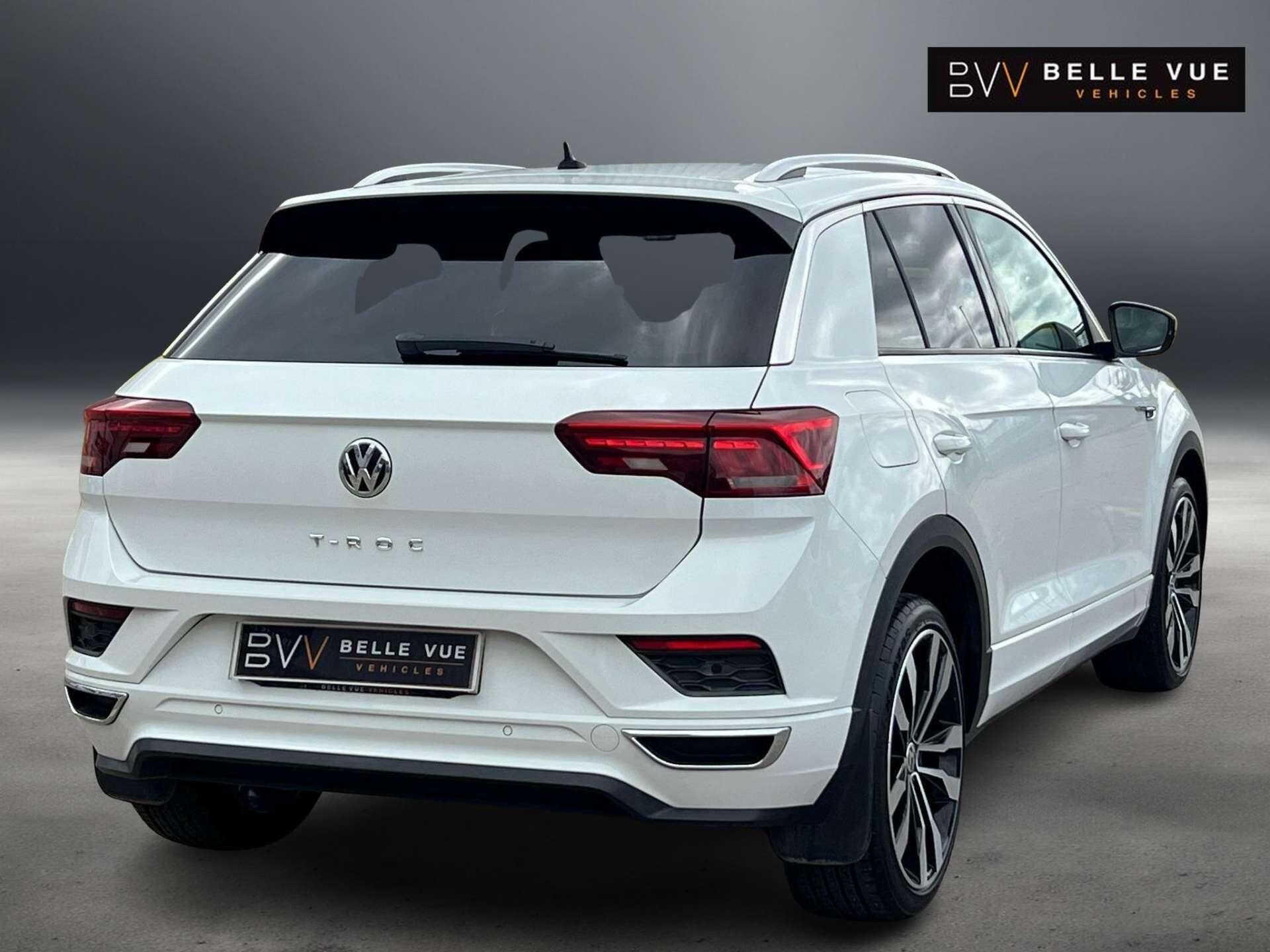 Volkswagen T-Roc view 3