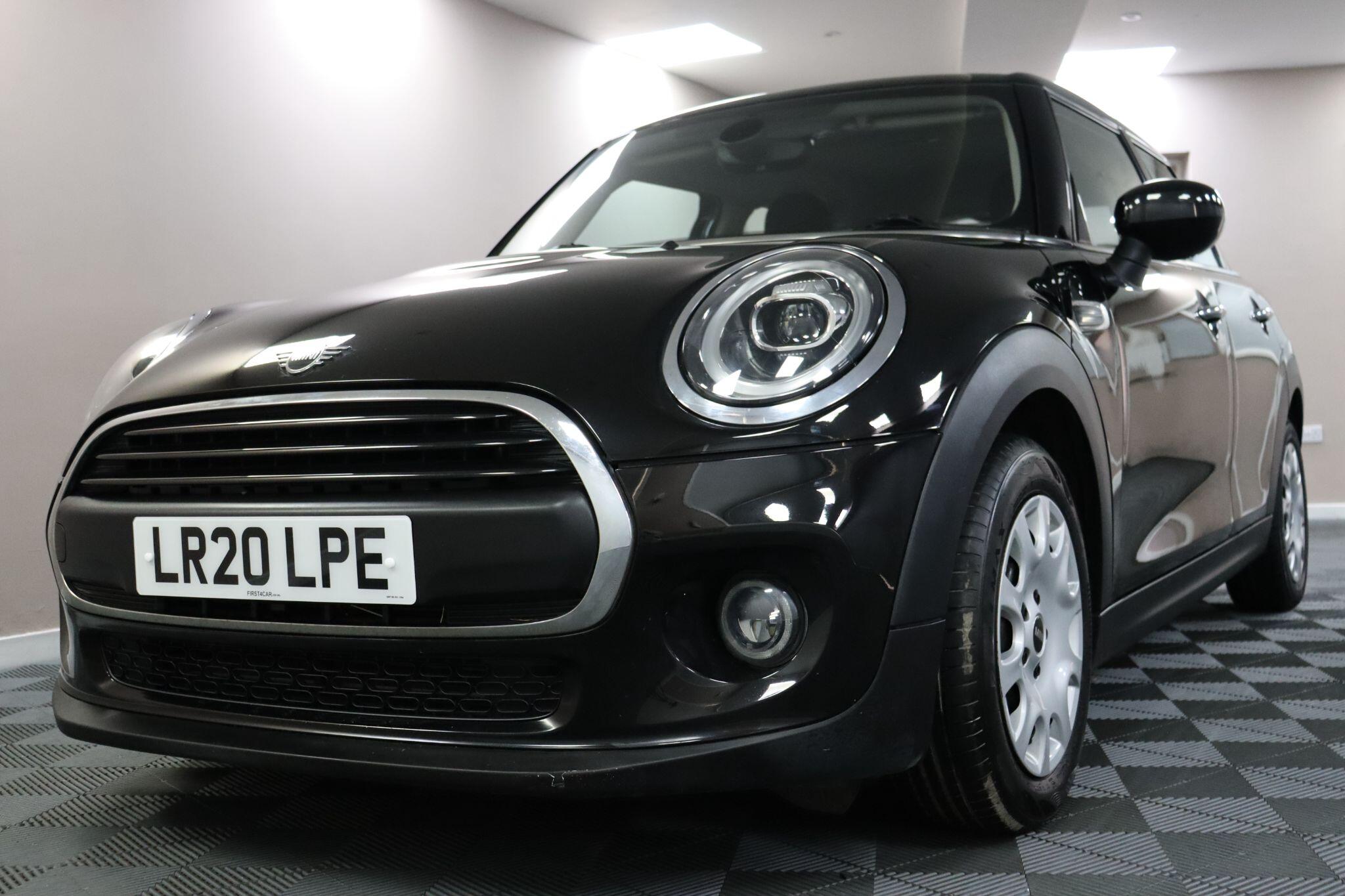 Mini Hatch view 28