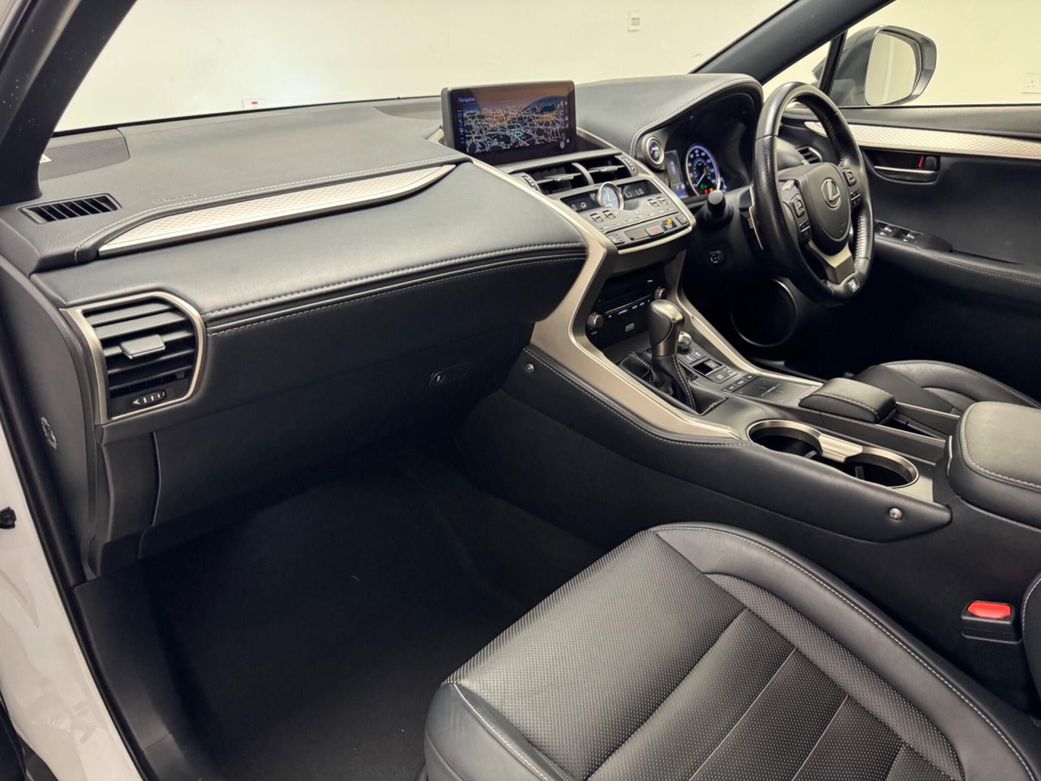 Lexus NX view 8