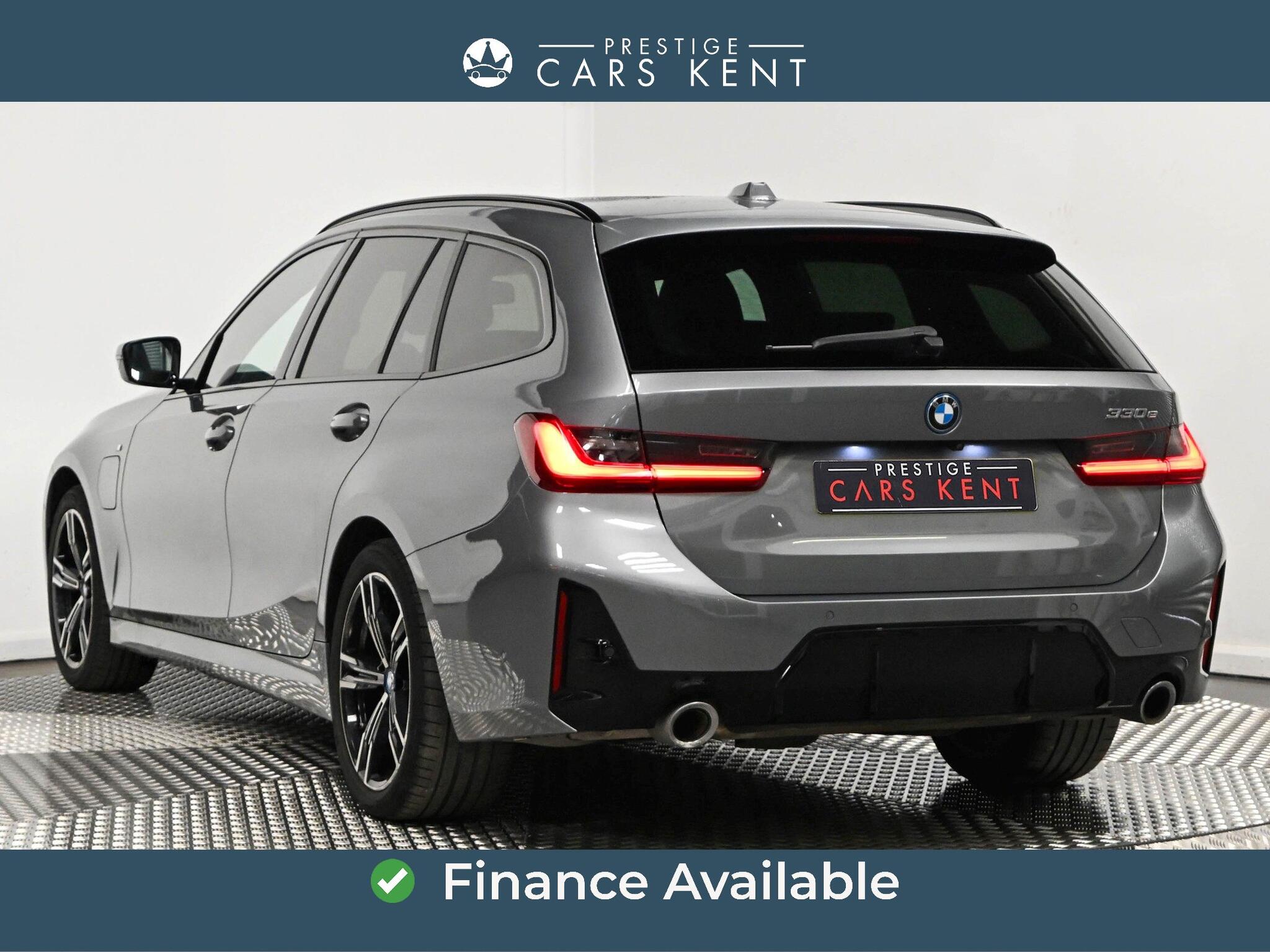 BMW 3 Series view 3
