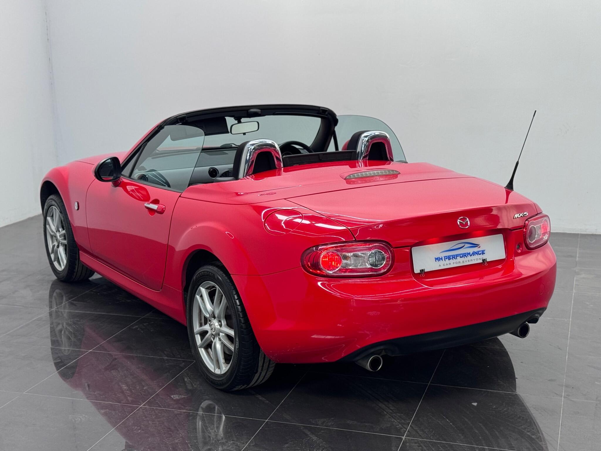 Mazda MX-5 view 6