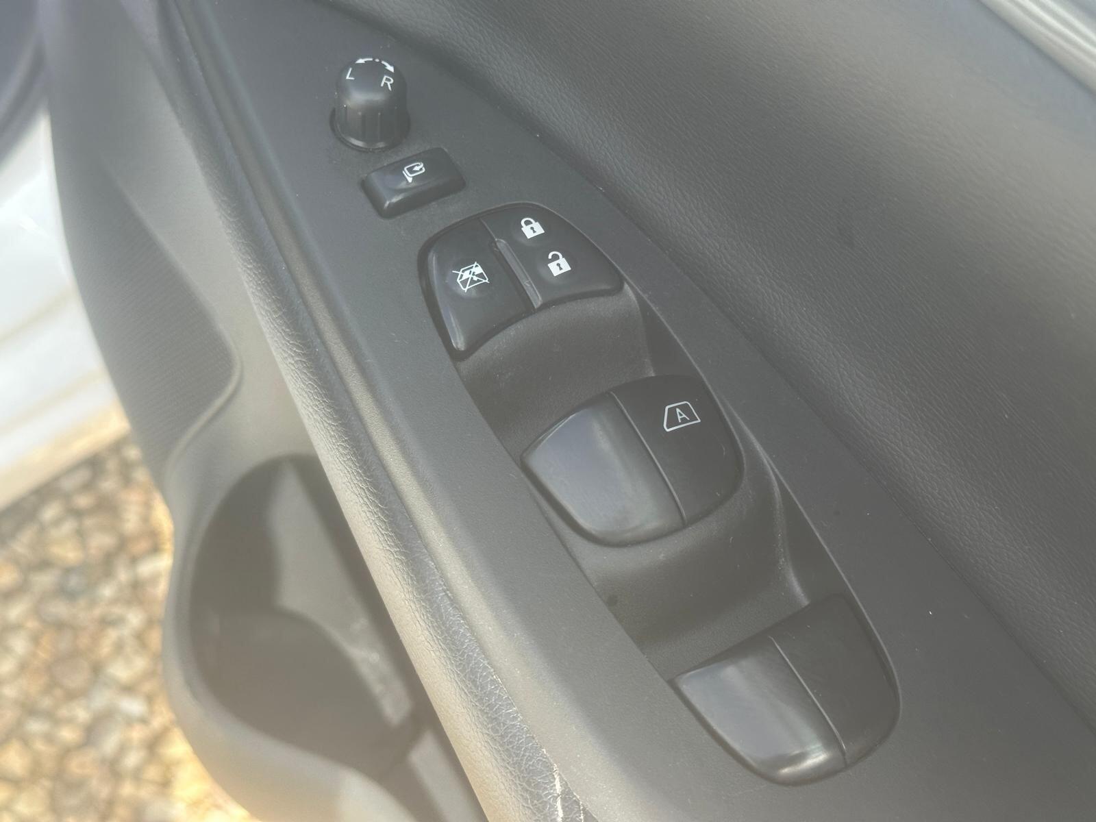 Nissan Pulsar view 26