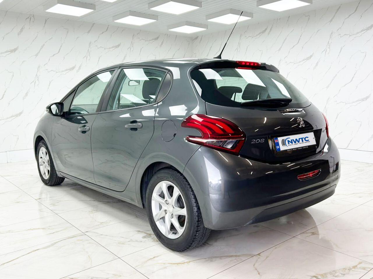 Peugeot 208 view 19