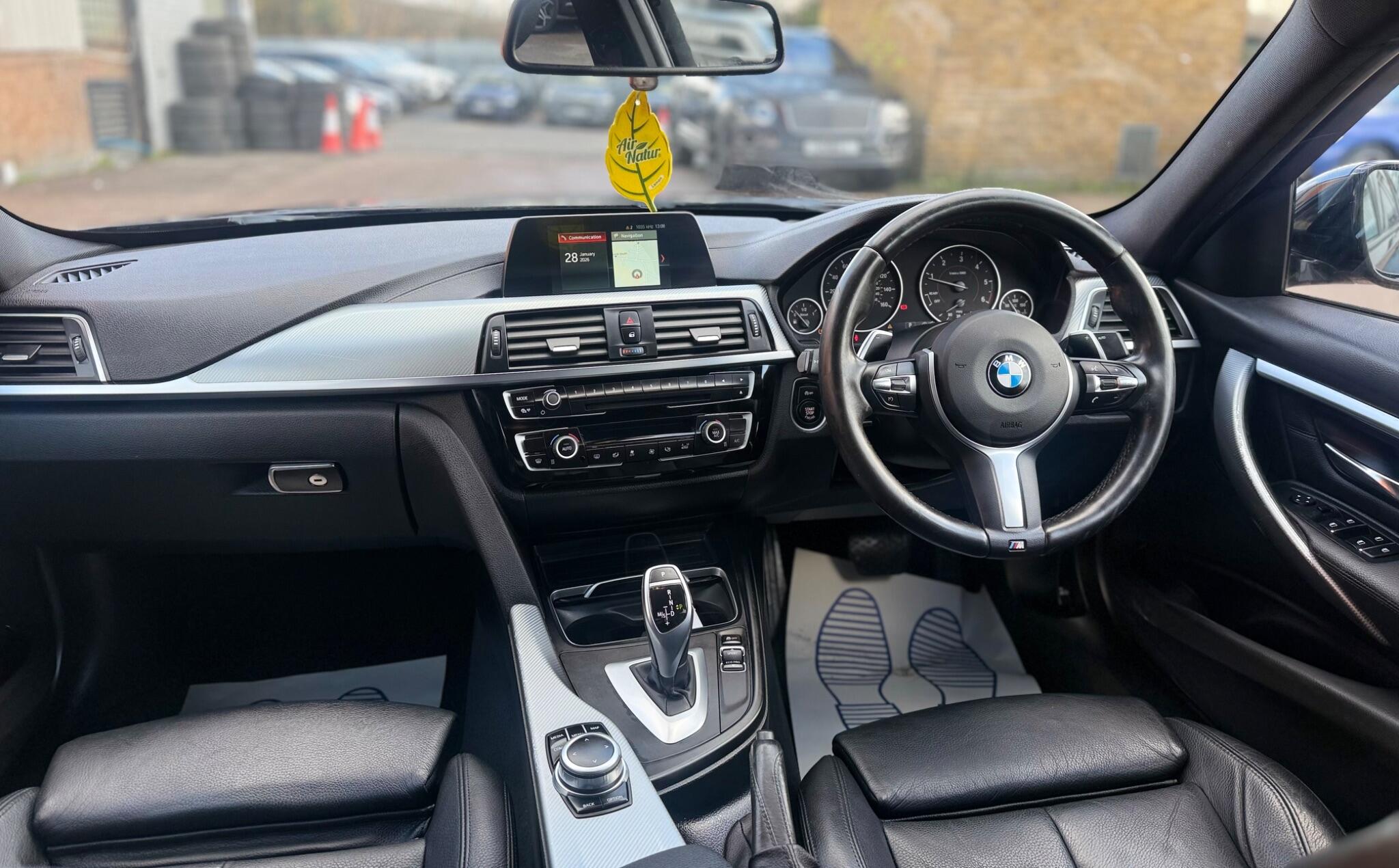BMW 3 Series view 18