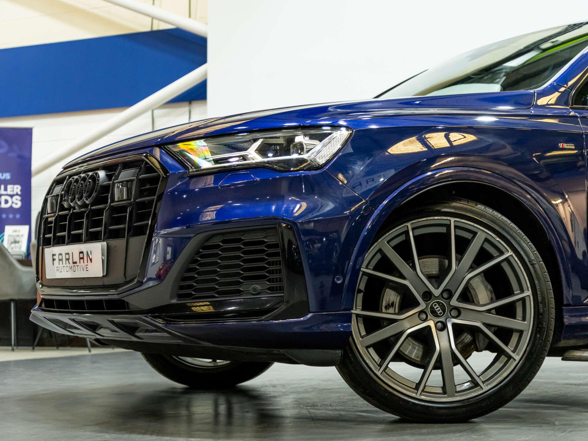 Audi Q7 view 70