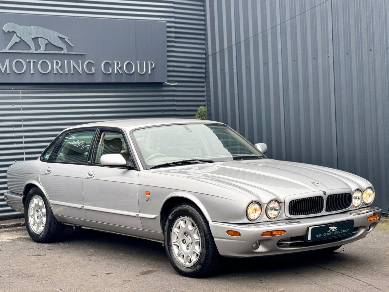 Jaguar XJ view 3
