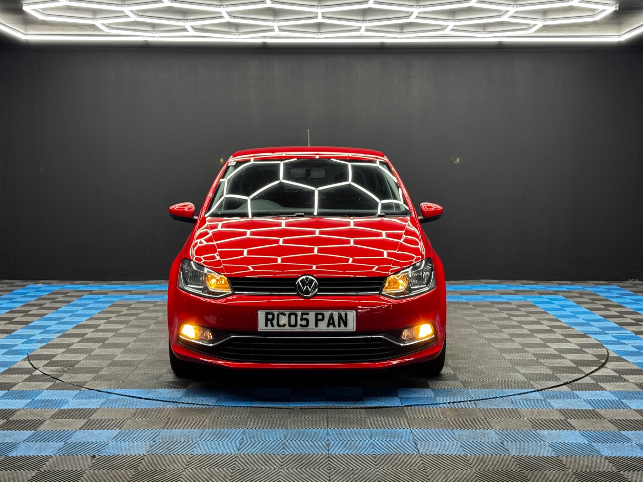 Volkswagen Polo view 2