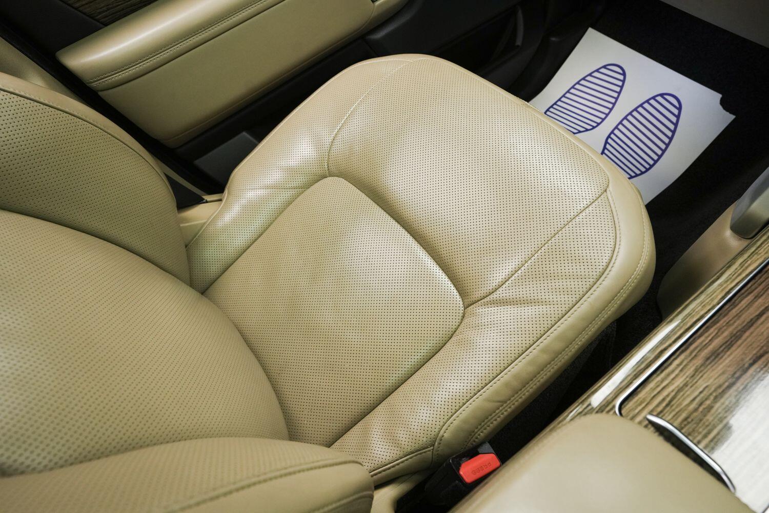 Land Rover Range Rover view 21