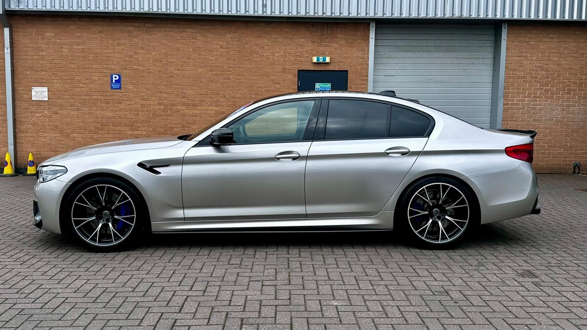 BMW M5 view 23
