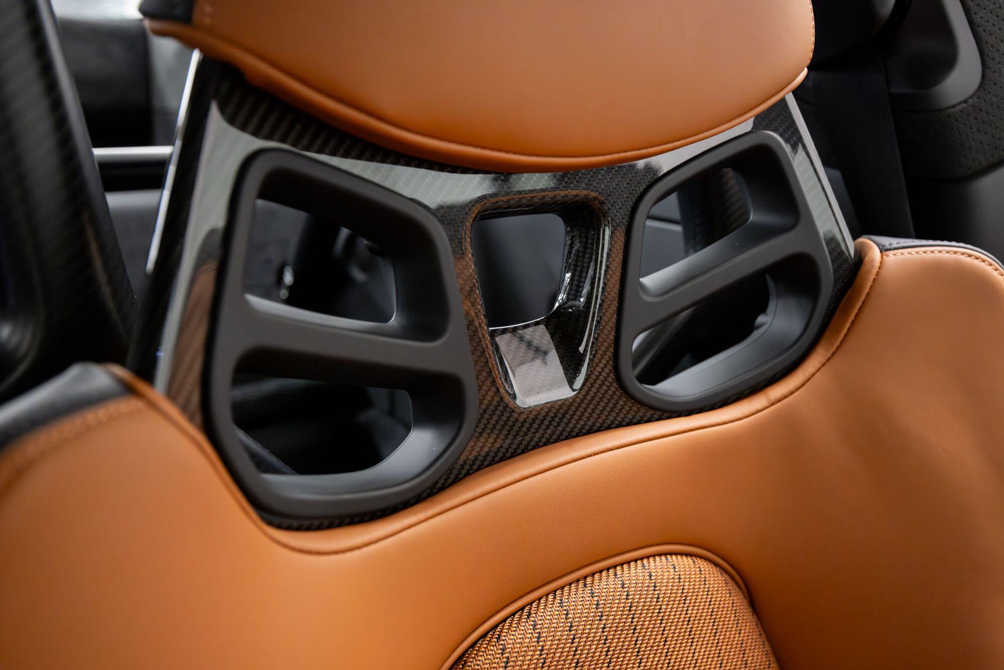 Porsche 911 view 35