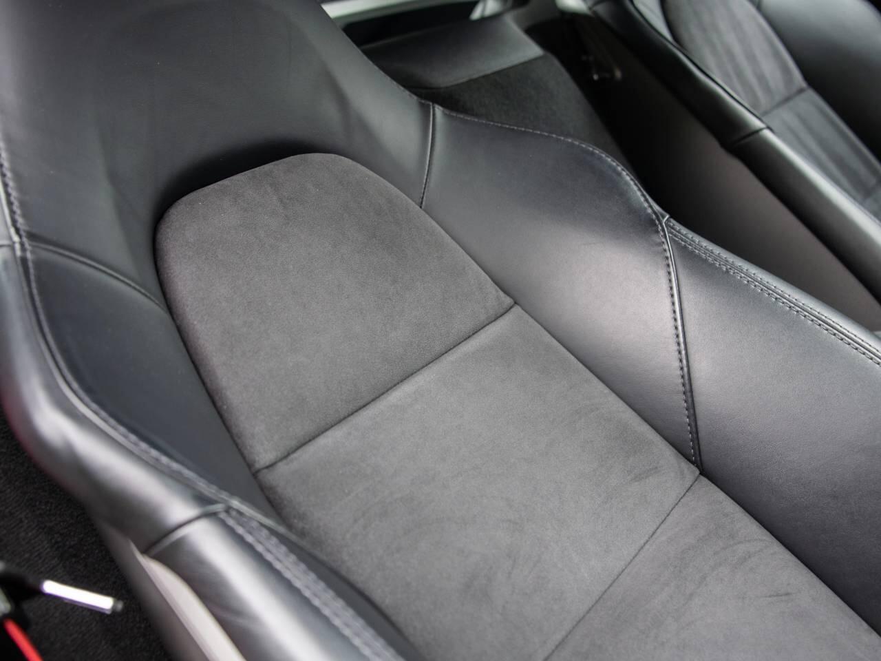 Porsche Cayman view 35