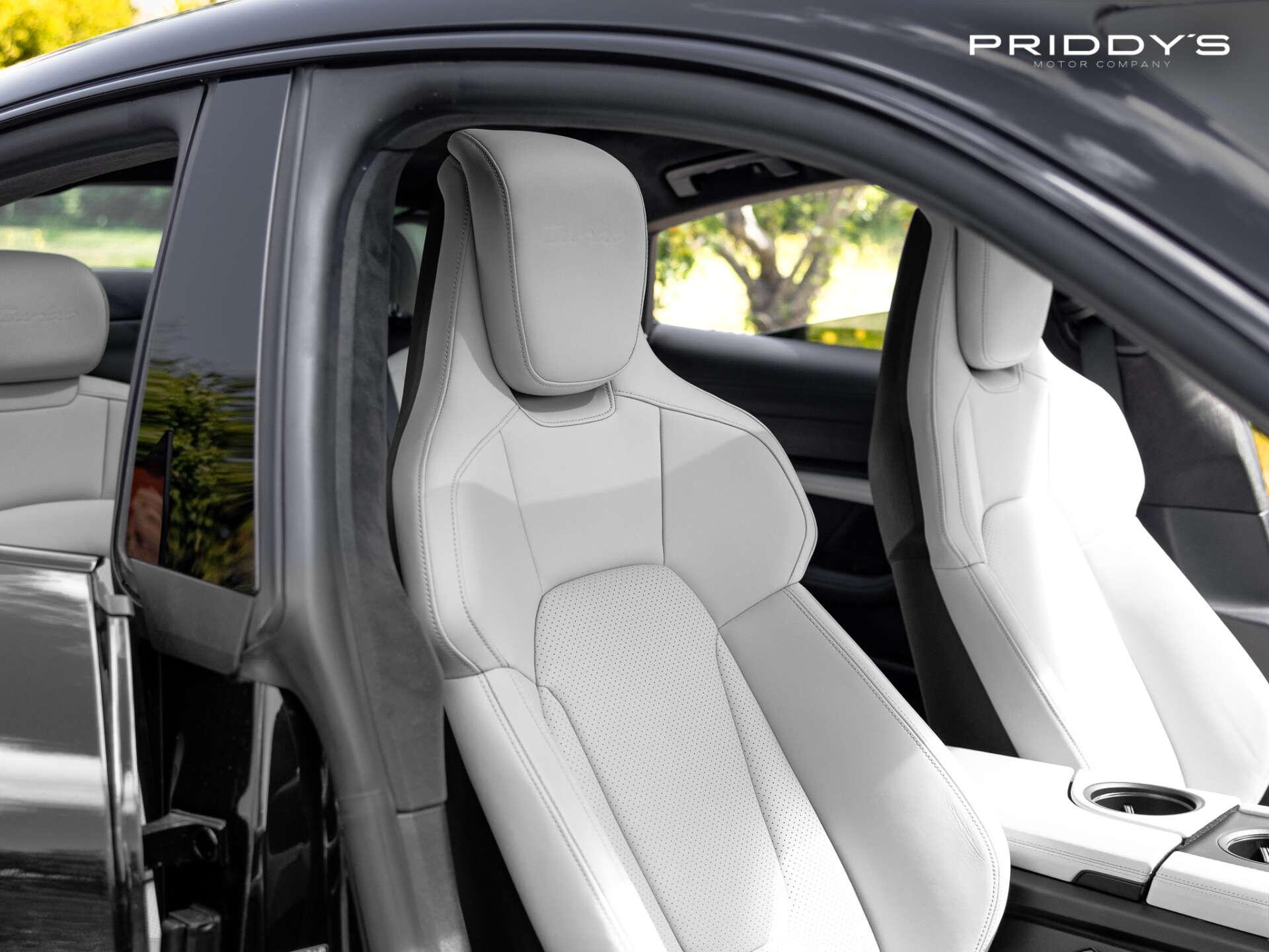 Porsche Taycan view 34