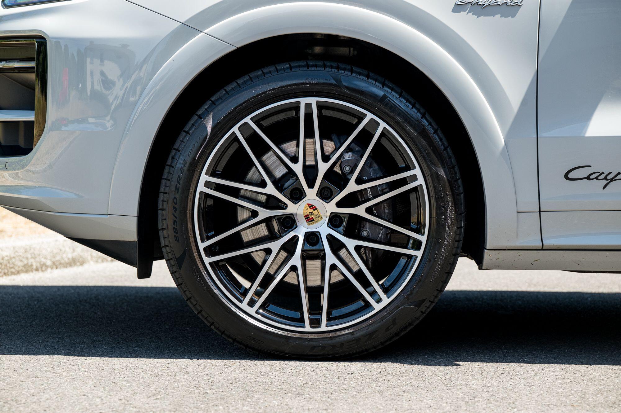 Porsche Cayenne view 22