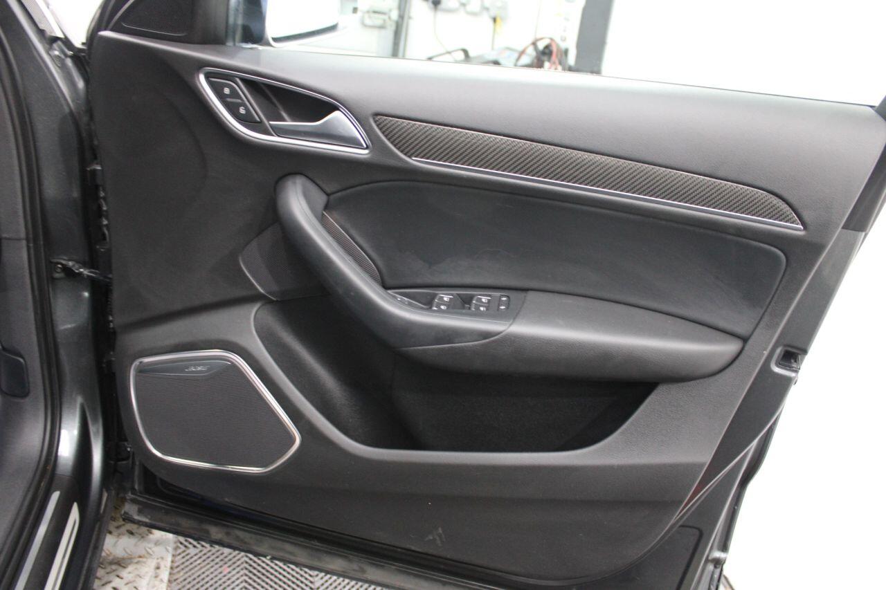 Audi RS Q3 view 35