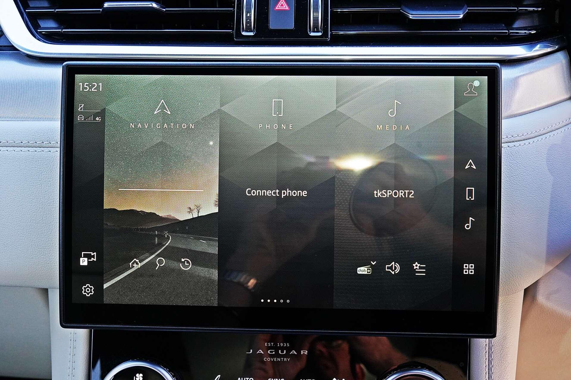 Jaguar F-Pace view 24