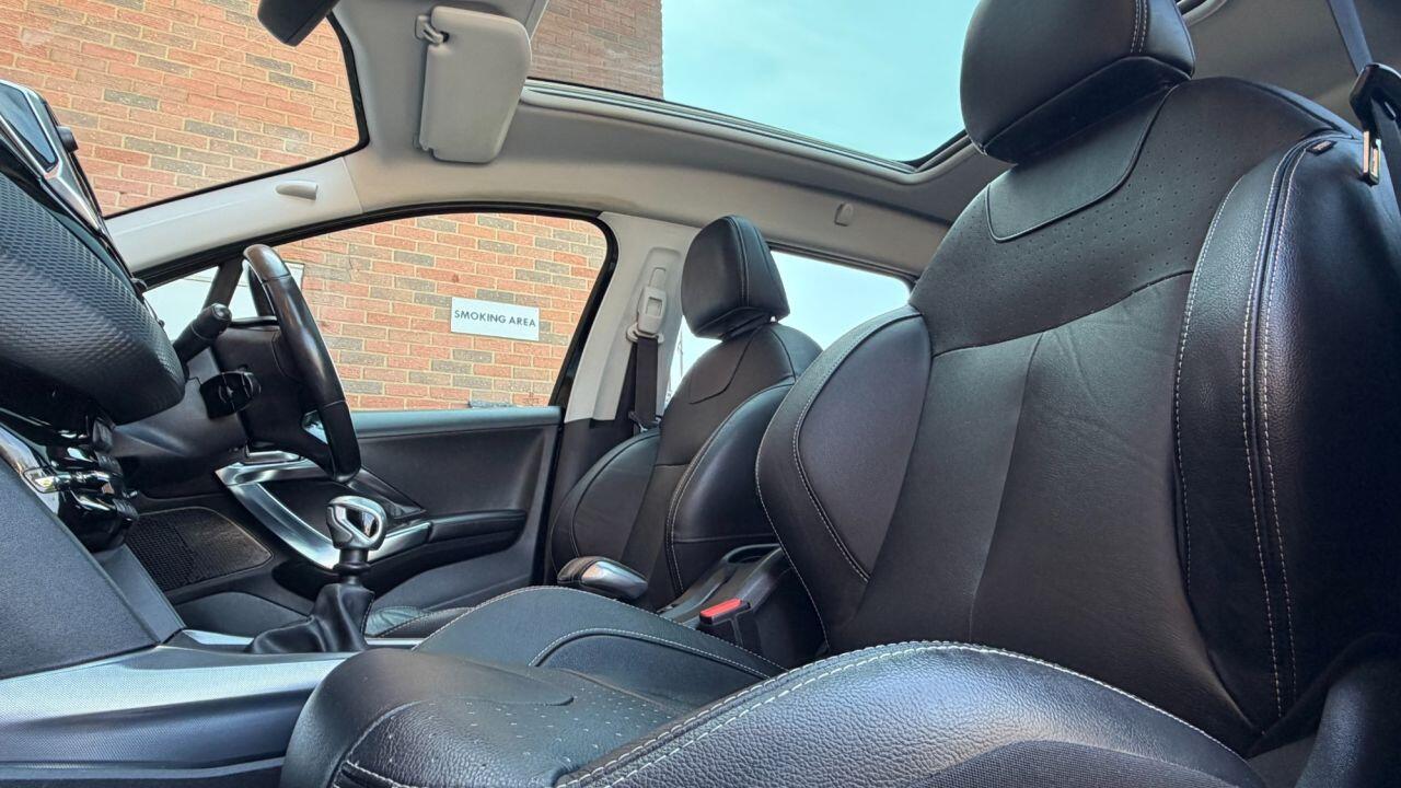 Peugeot 2008 view 9