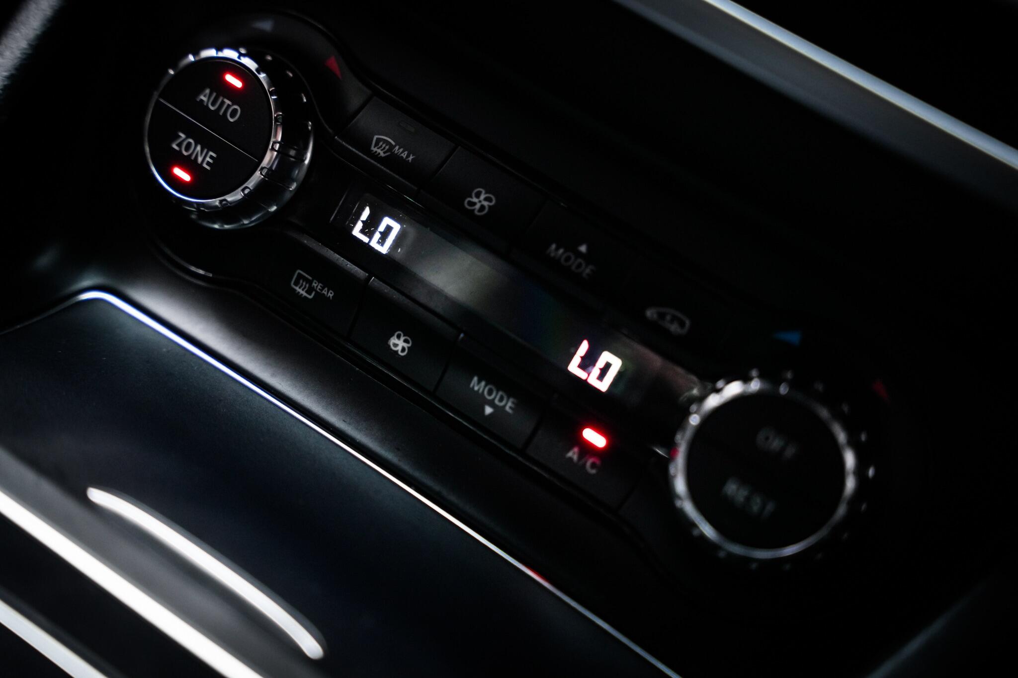 Mercedes-Benz Gla view 41