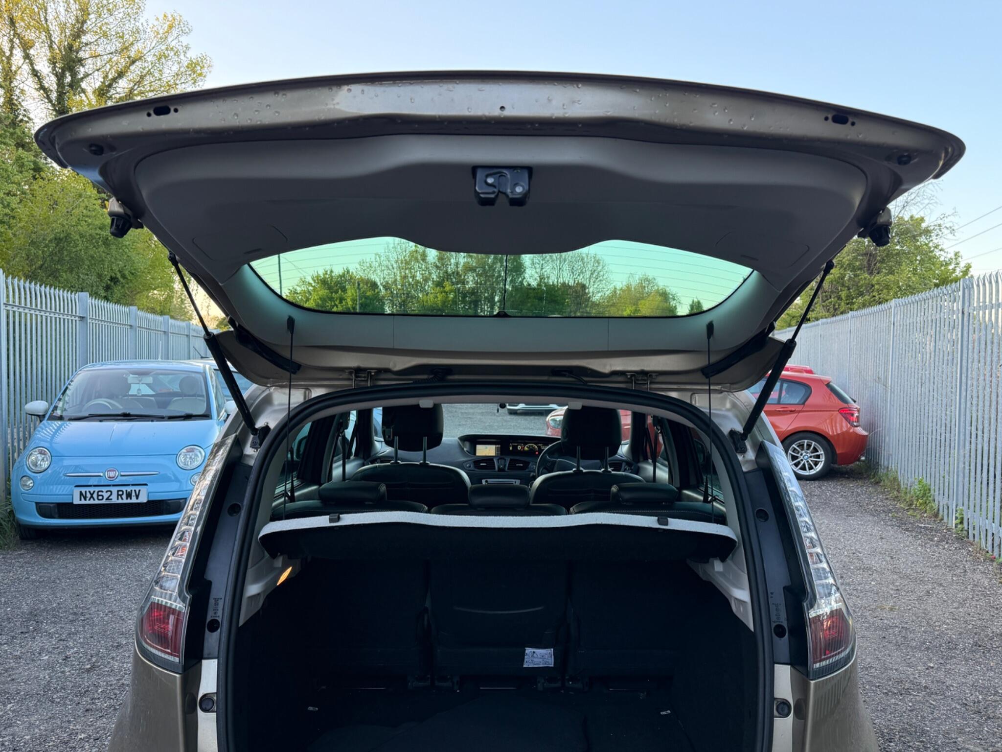 2015 Renault Scenic image 39