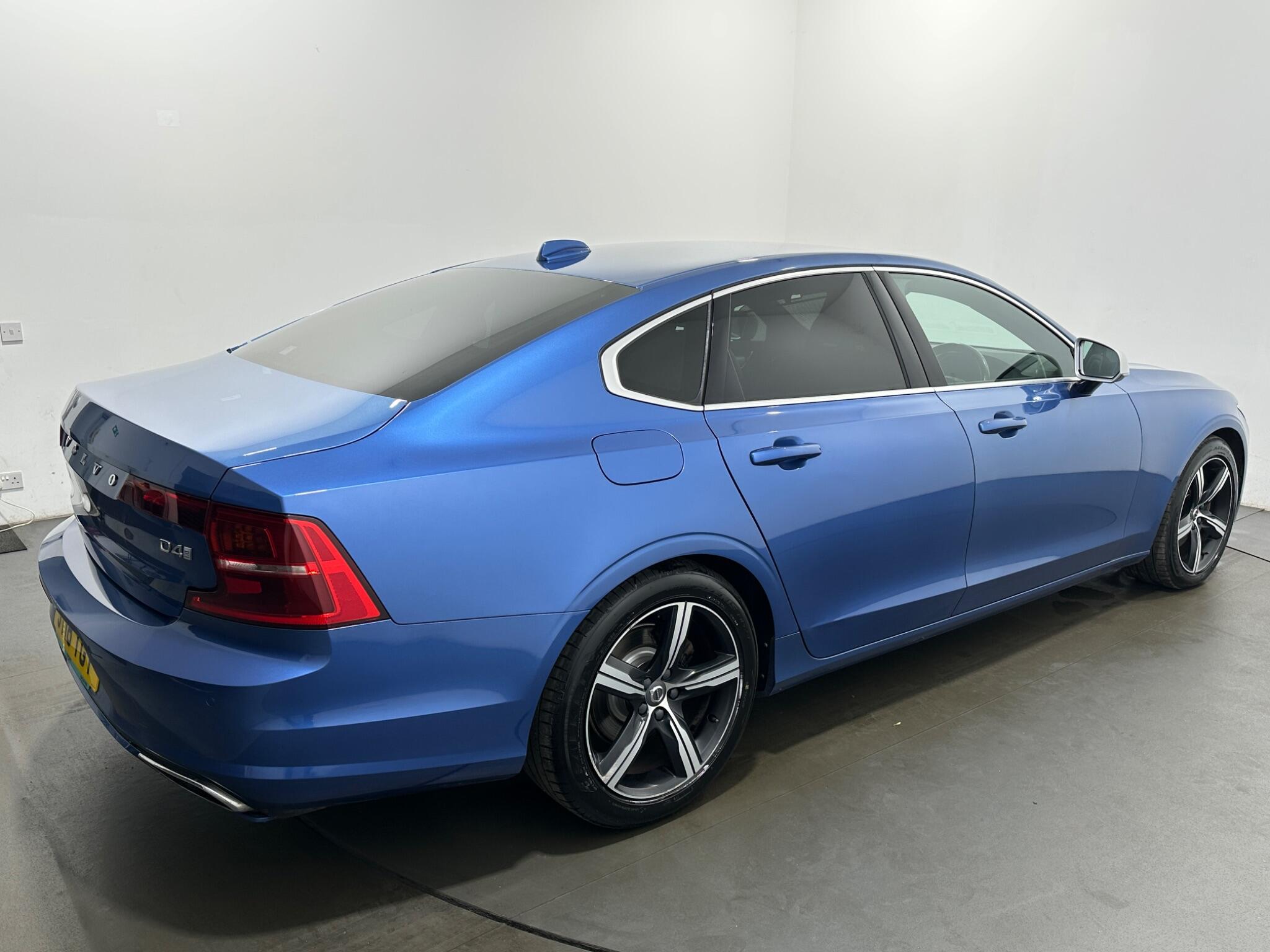 Volvo S90 view 48