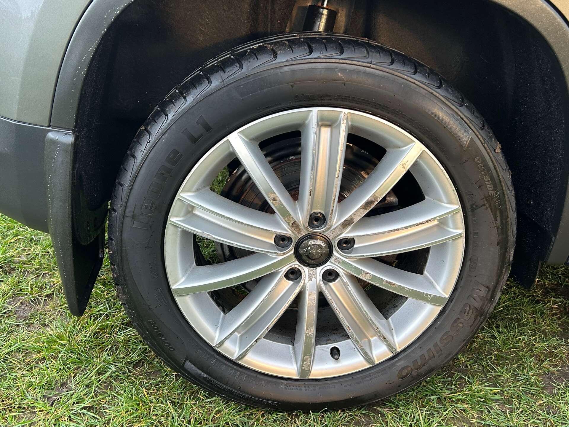 Volkswagen Tiguan view 22