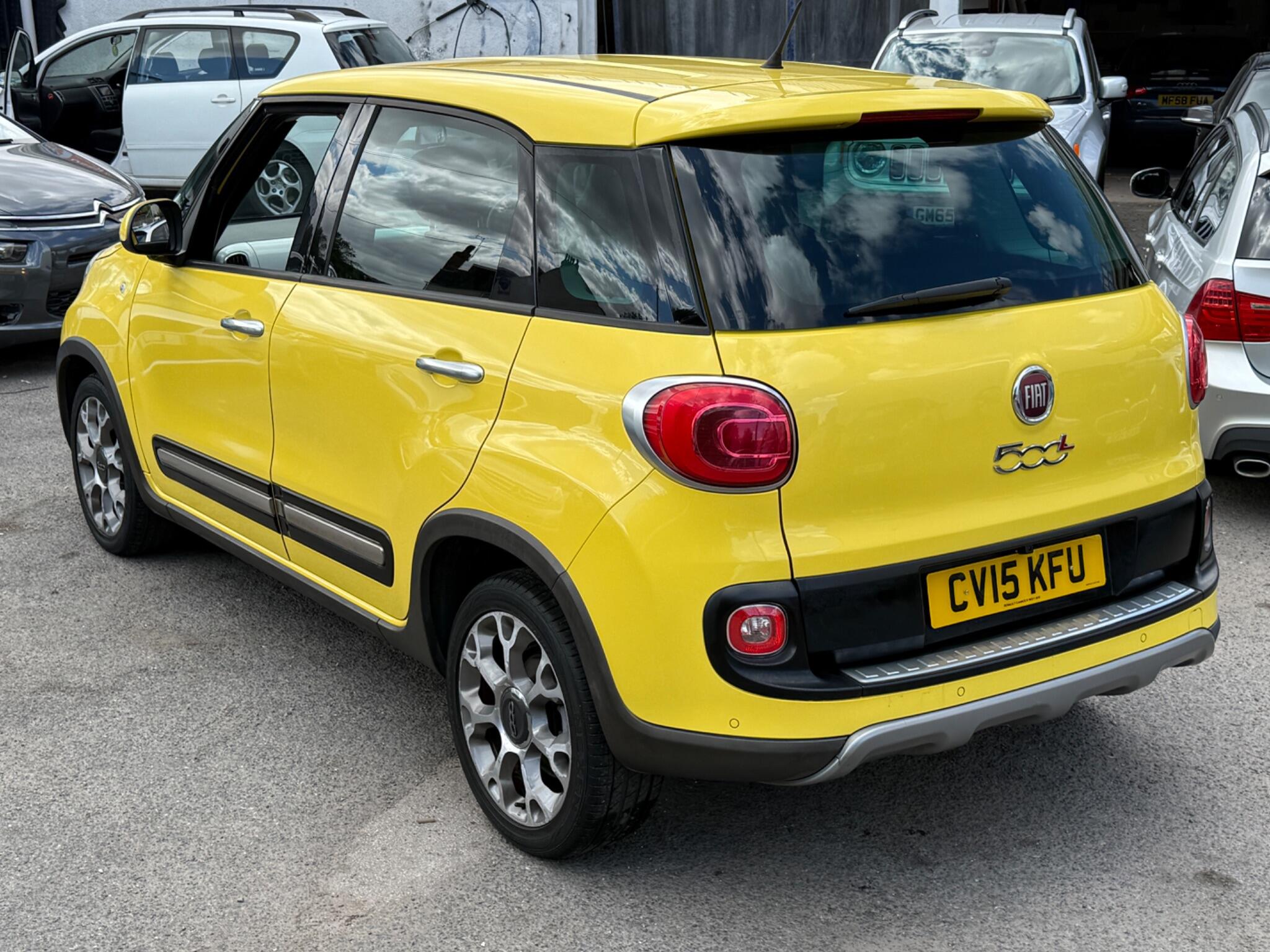 Fiat 500L - Image 14