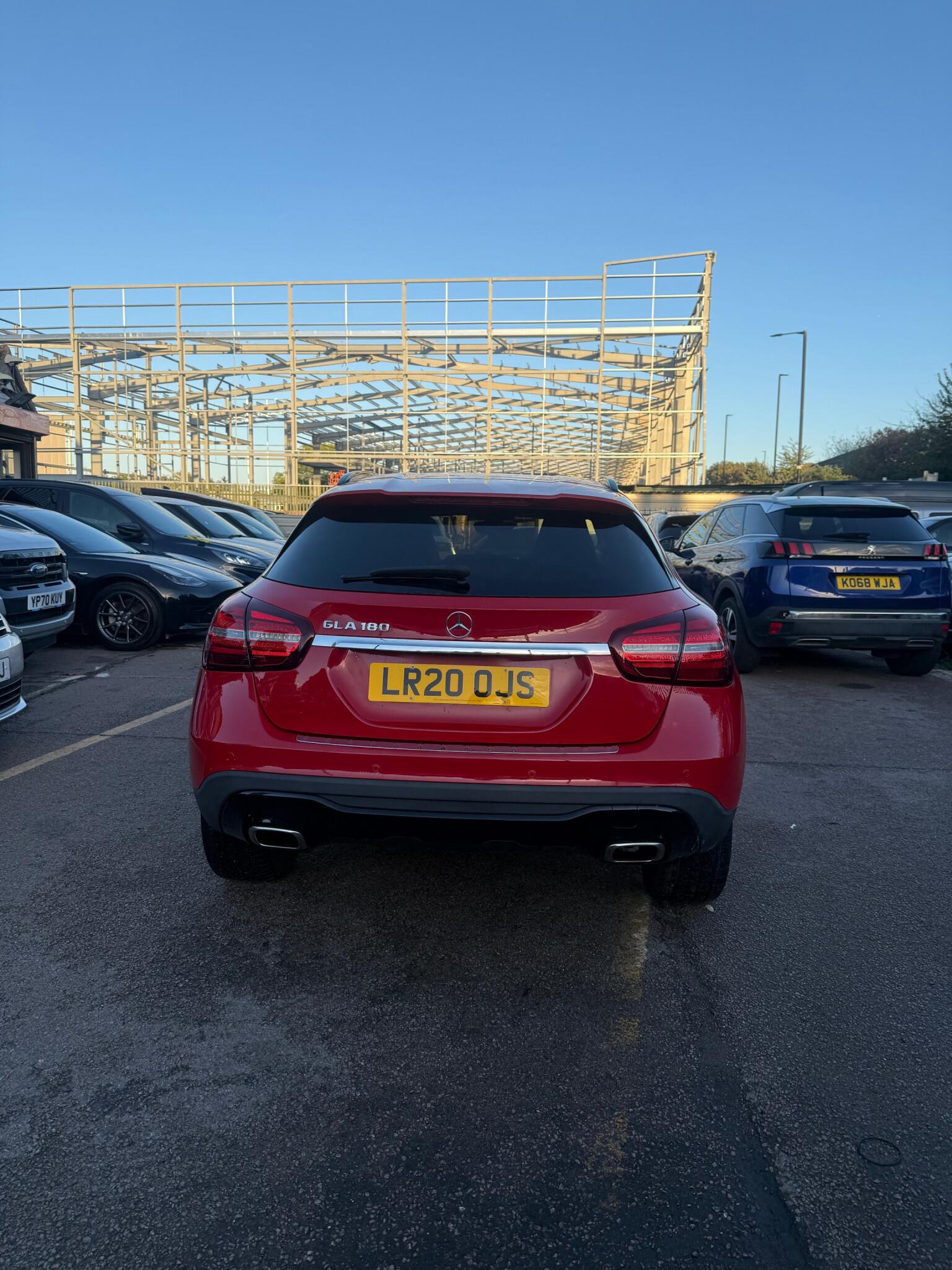 Mercedes-Benz GLA view 3