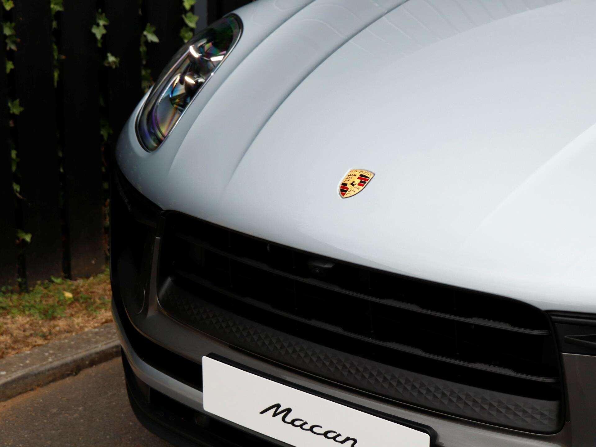 Porsche Macan view 36